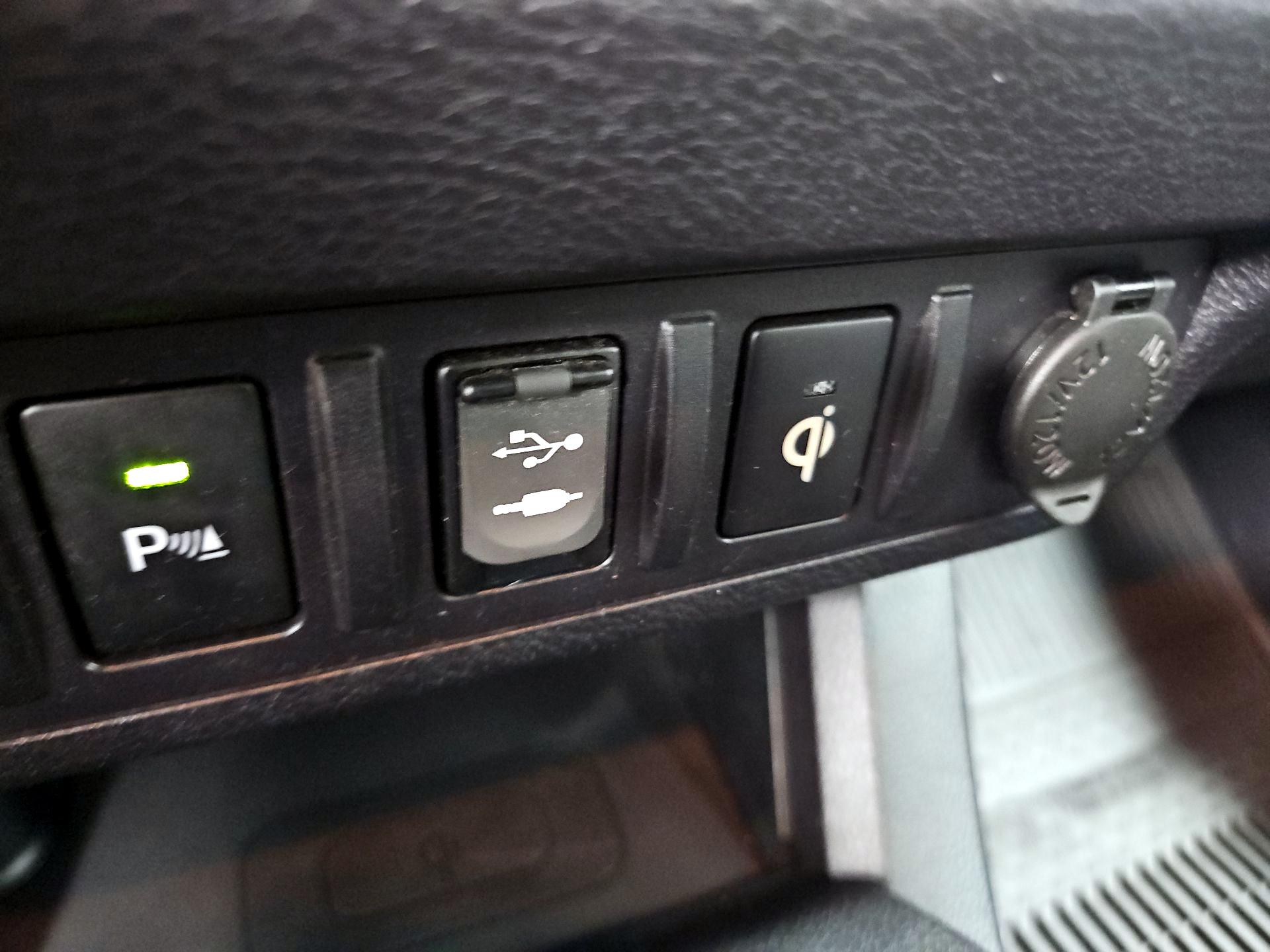 Thumbnail: 2016 Toyota Tacoma - 18