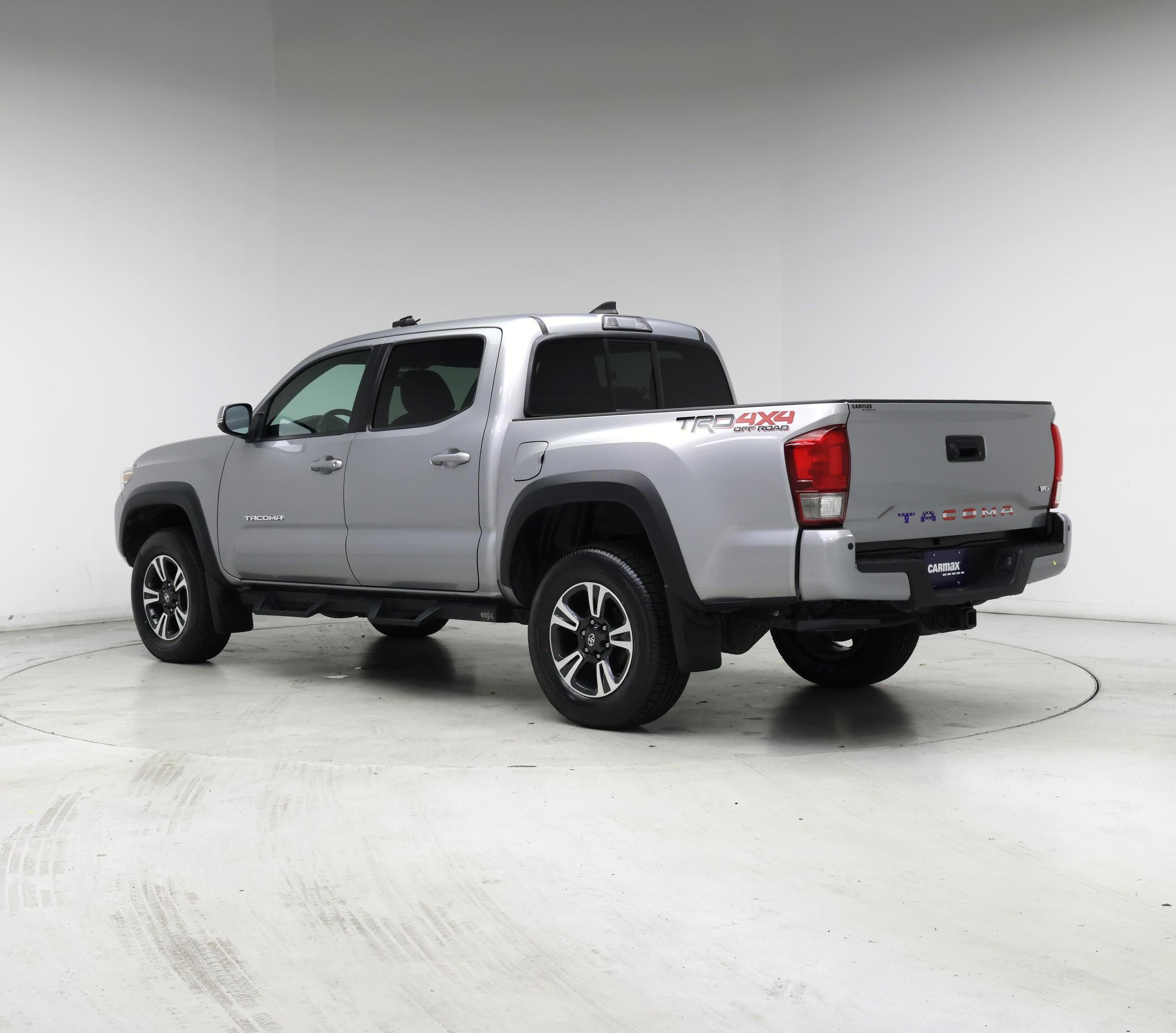 Thumbnail: 2016 Toyota Tacoma - 2