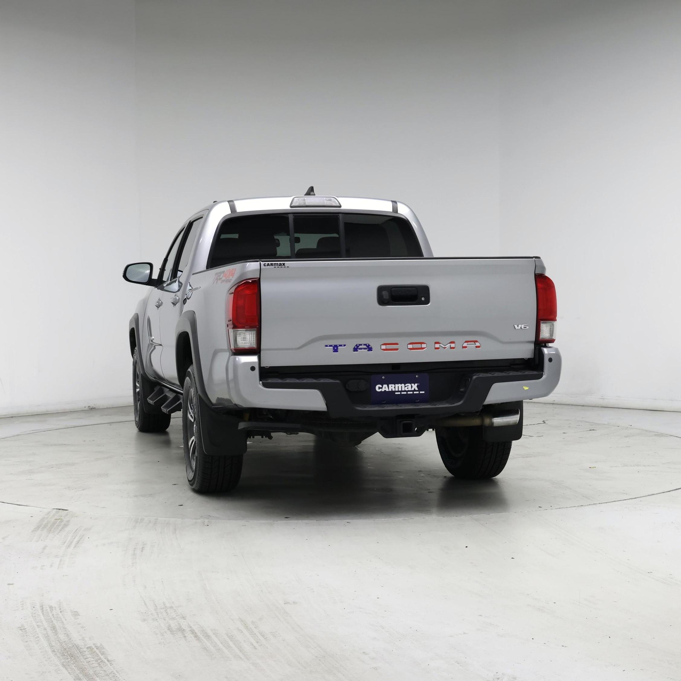 Thumbnail: 2016 Toyota Tacoma - 6