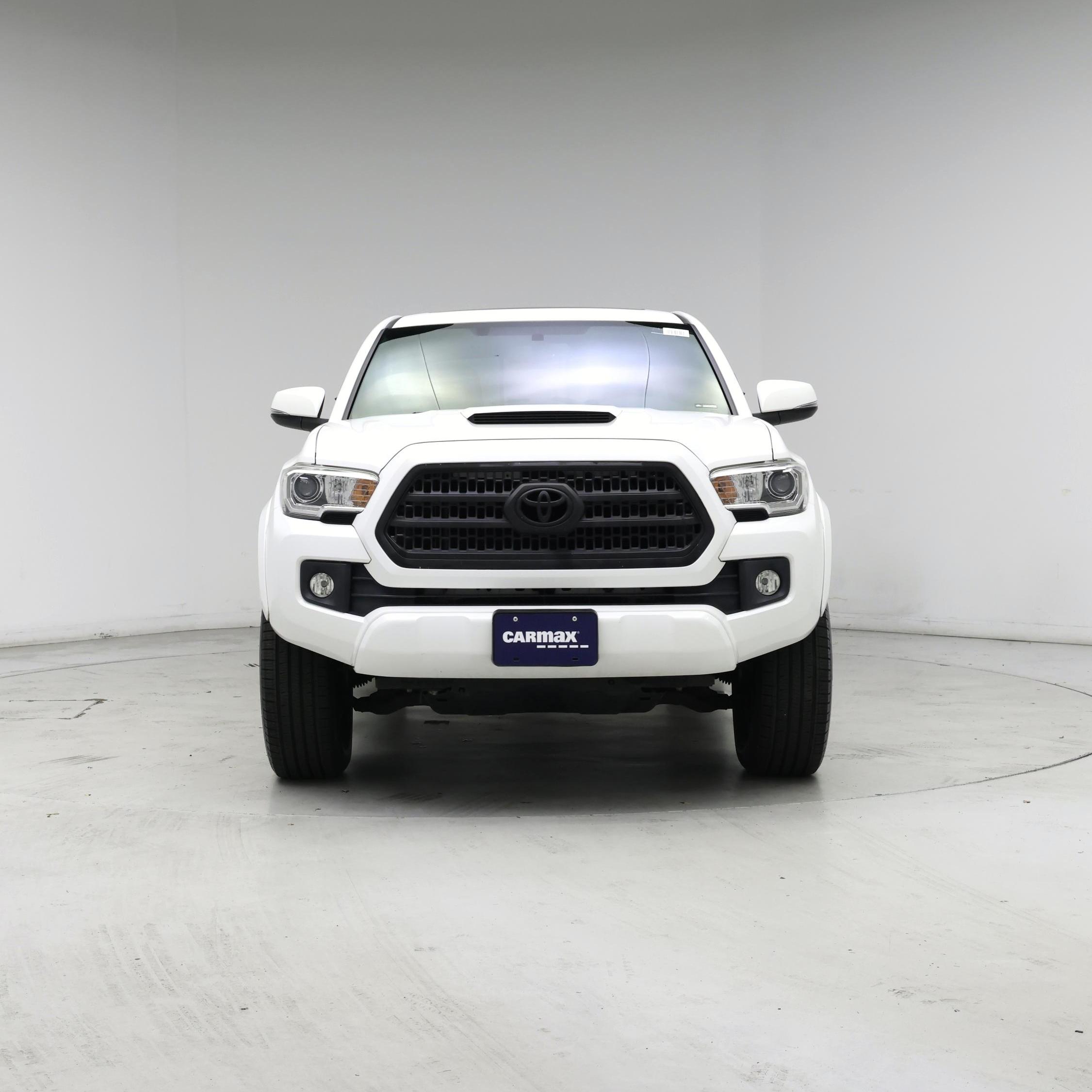 Thumbnail: 2017 Toyota Tacoma - 5