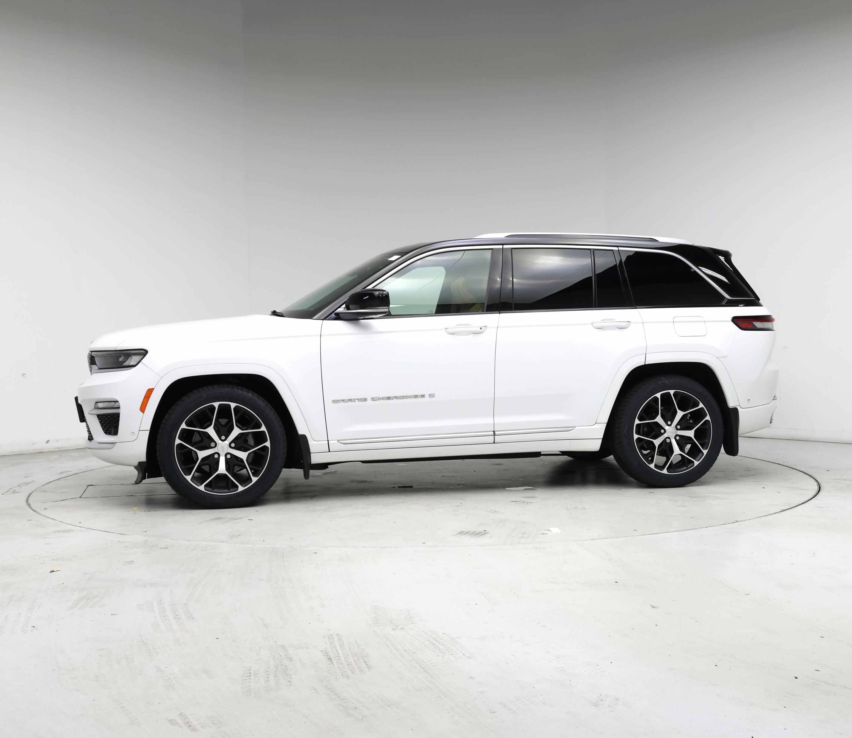 Thumbnail: 2022 Jeep Grand Cherokee - 3
