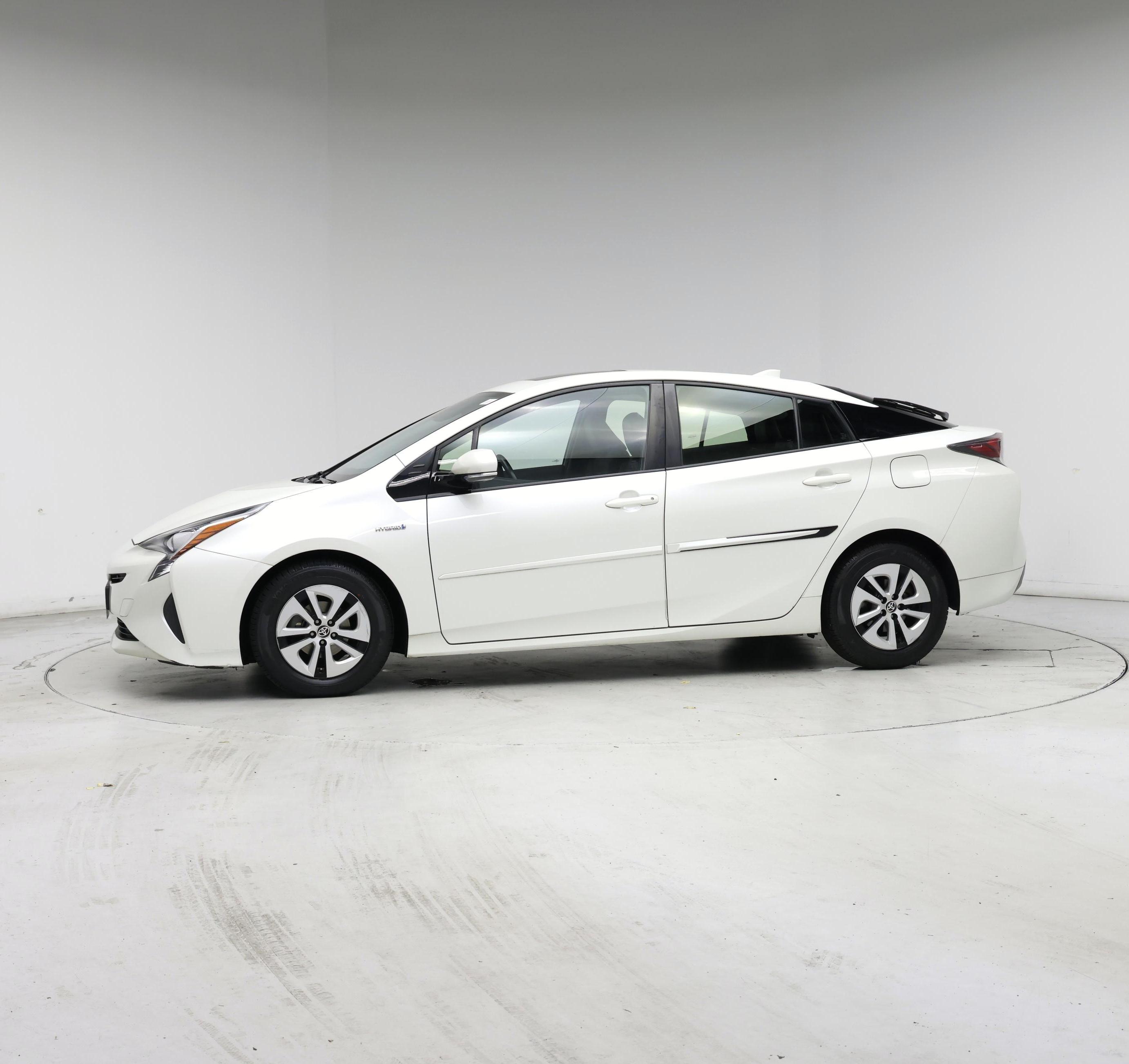 Thumbnail: 2016 Toyota Prius - 3
