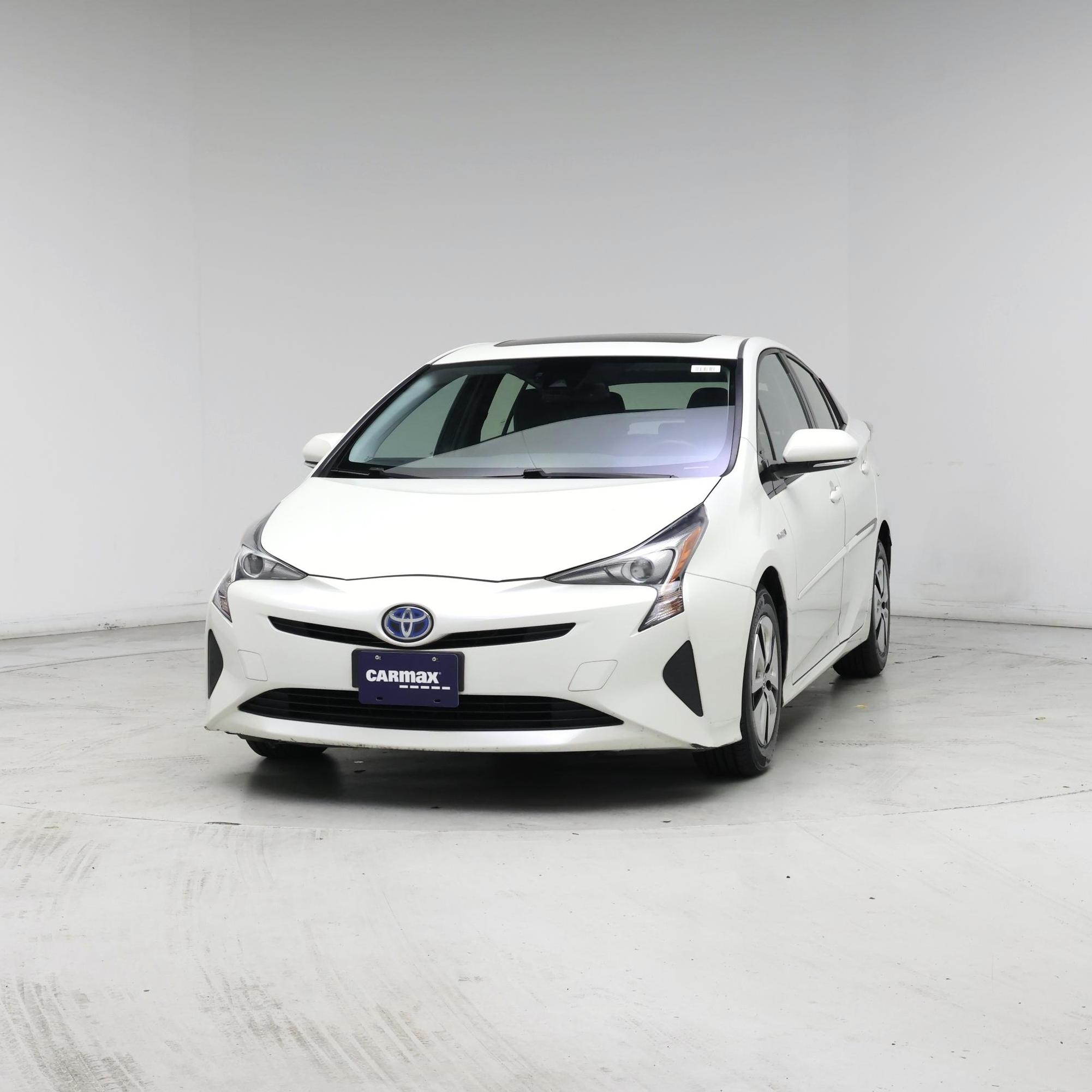 Thumbnail: 2016 Toyota Prius - 4