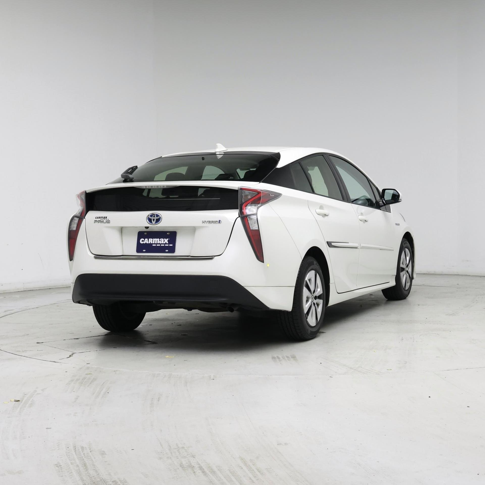 Thumbnail: 2016 Toyota Prius - 8