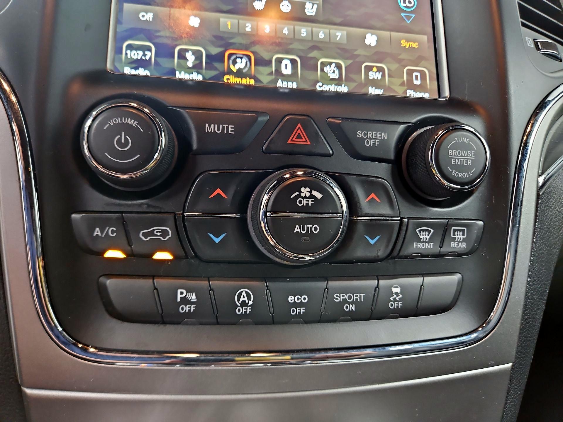 Thumbnail: 2018 Jeep Grand Cherokee - 17