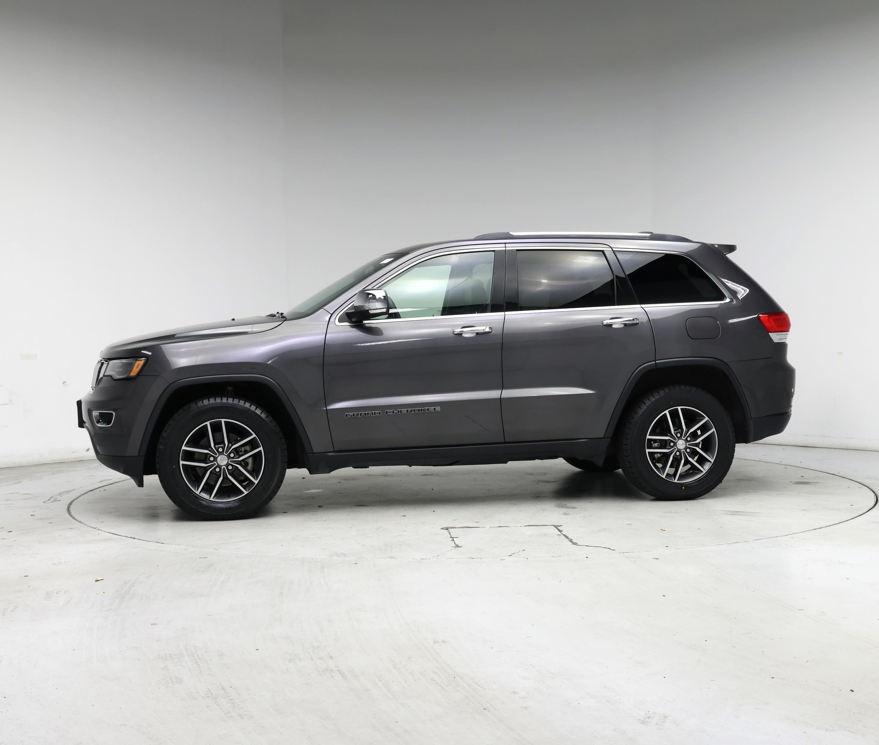 Thumbnail: 2018 Jeep Grand Cherokee - 3