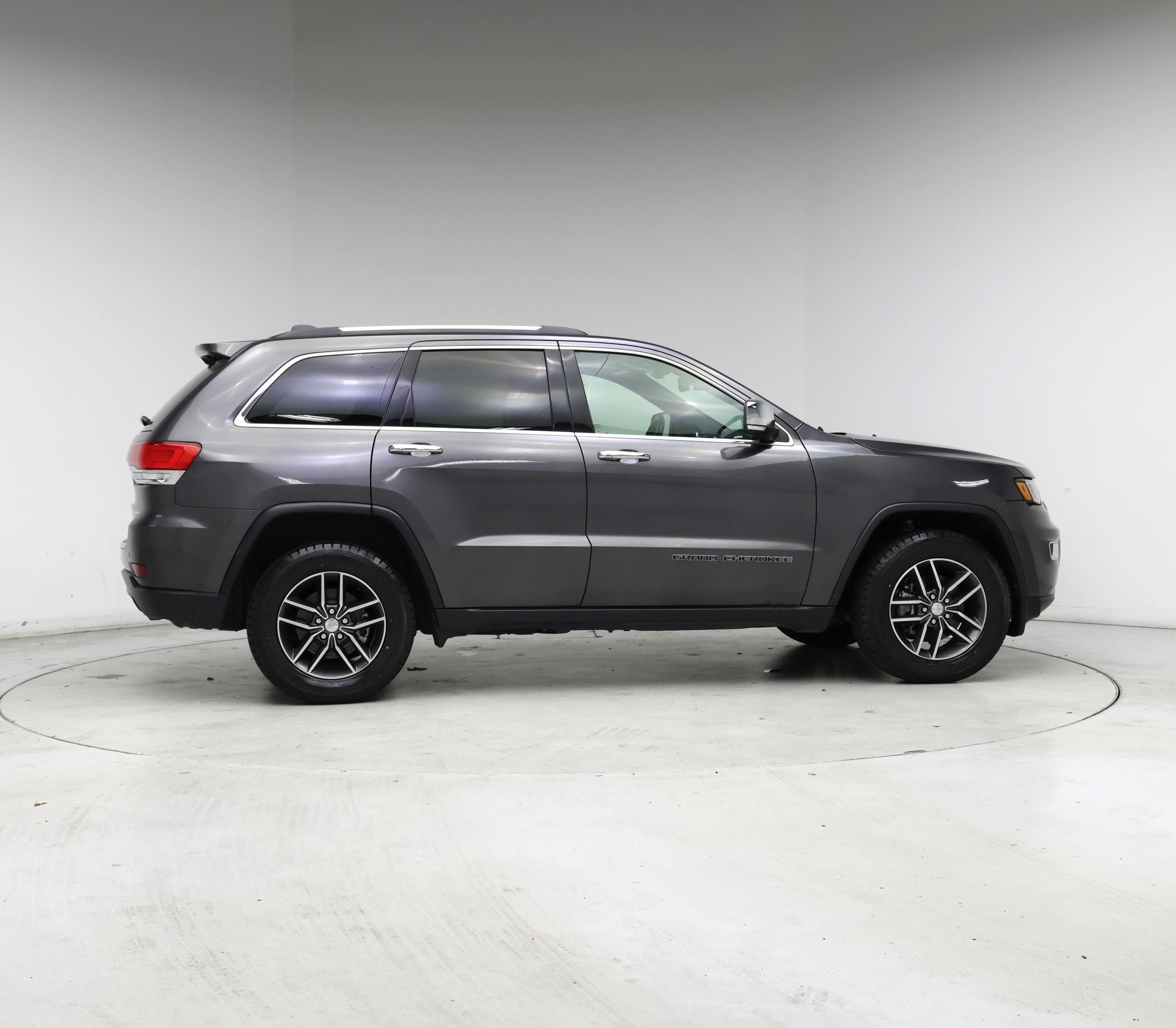 Thumbnail: 2018 Jeep Grand Cherokee - 7