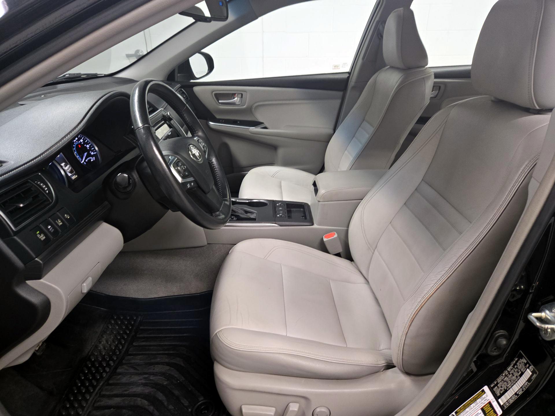 Thumbnail: 2016 Toyota Camry - 11