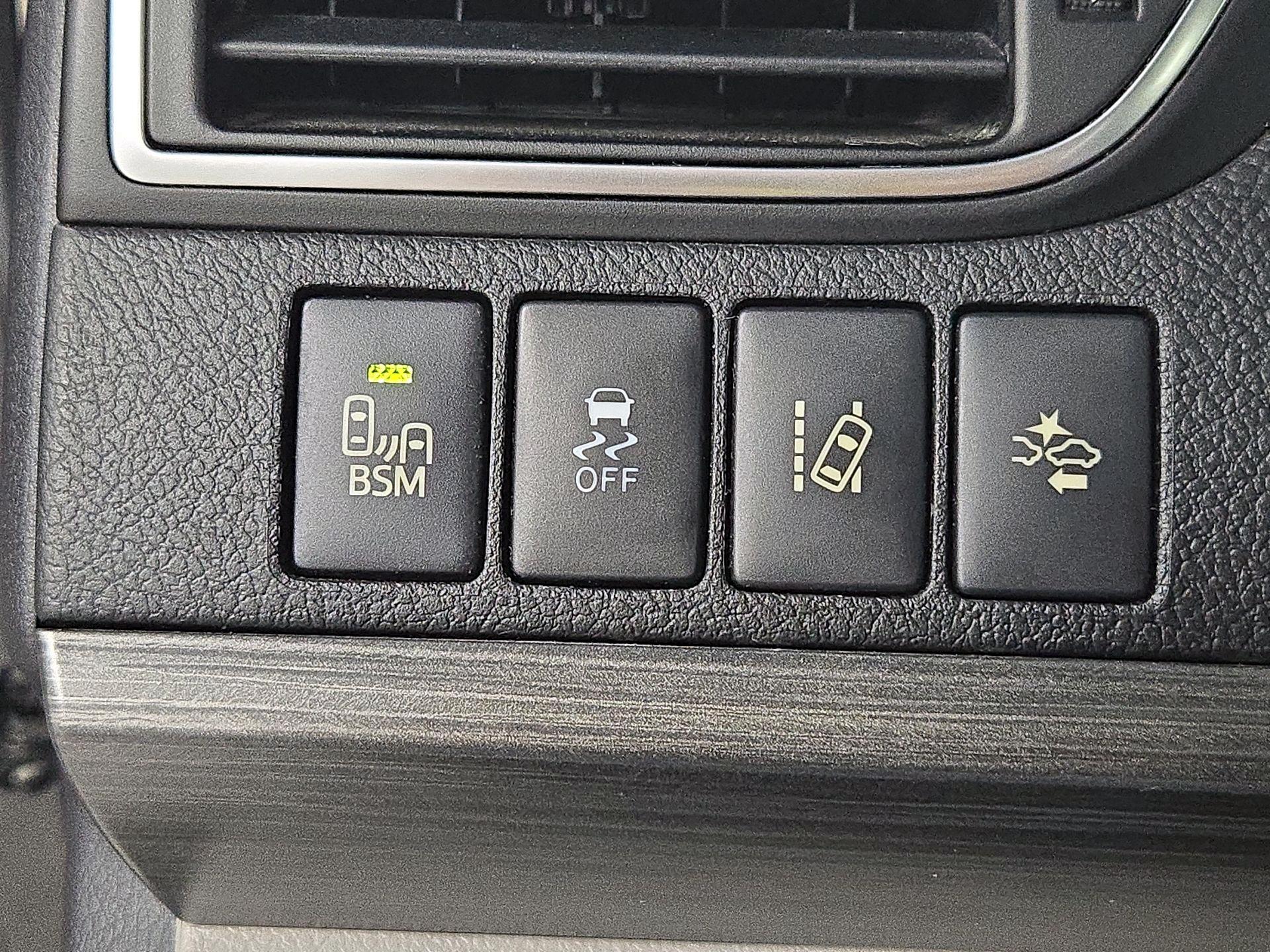 Thumbnail: 2016 Toyota Camry - 13