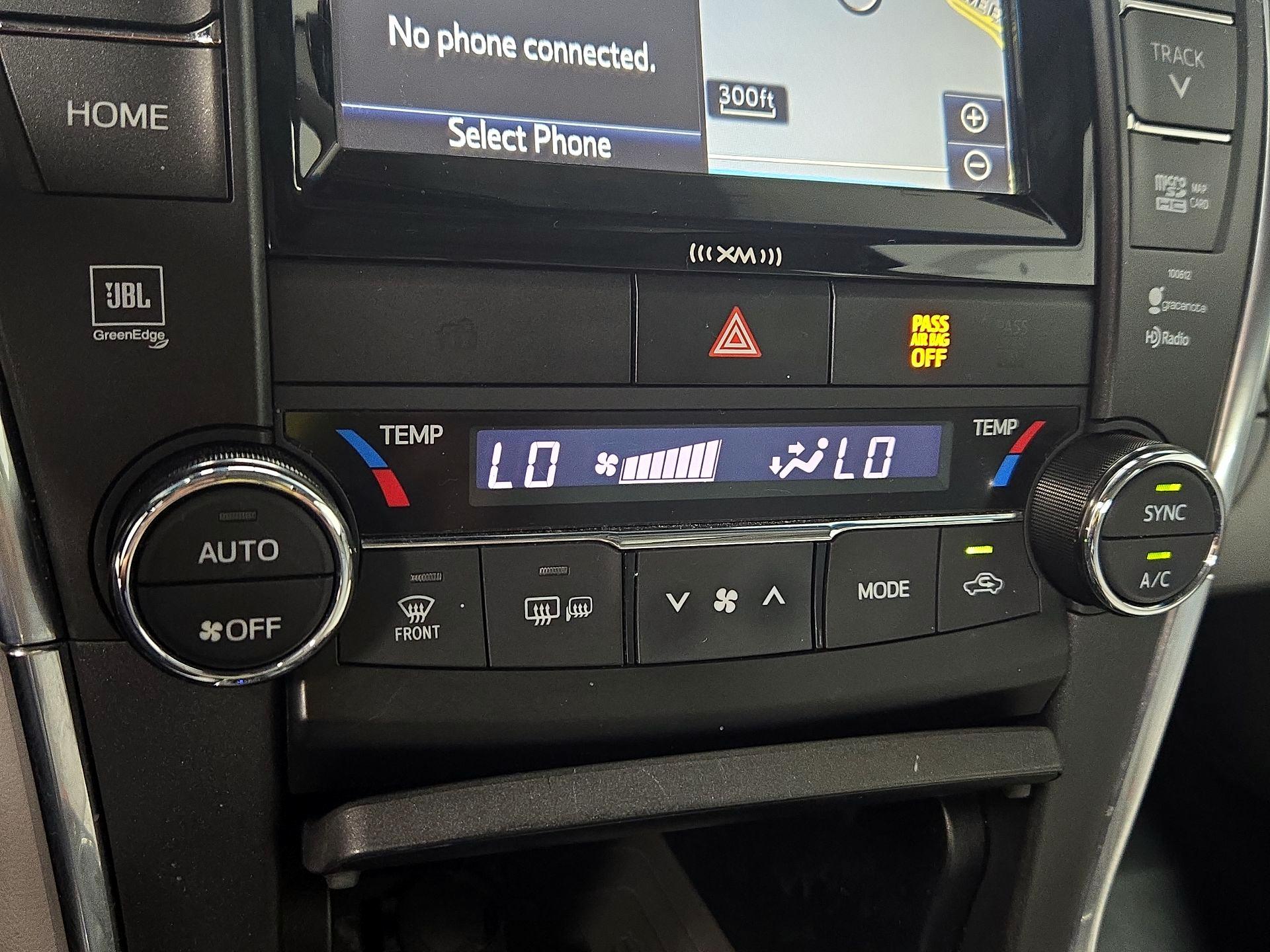 Thumbnail: 2016 Toyota Camry - 16