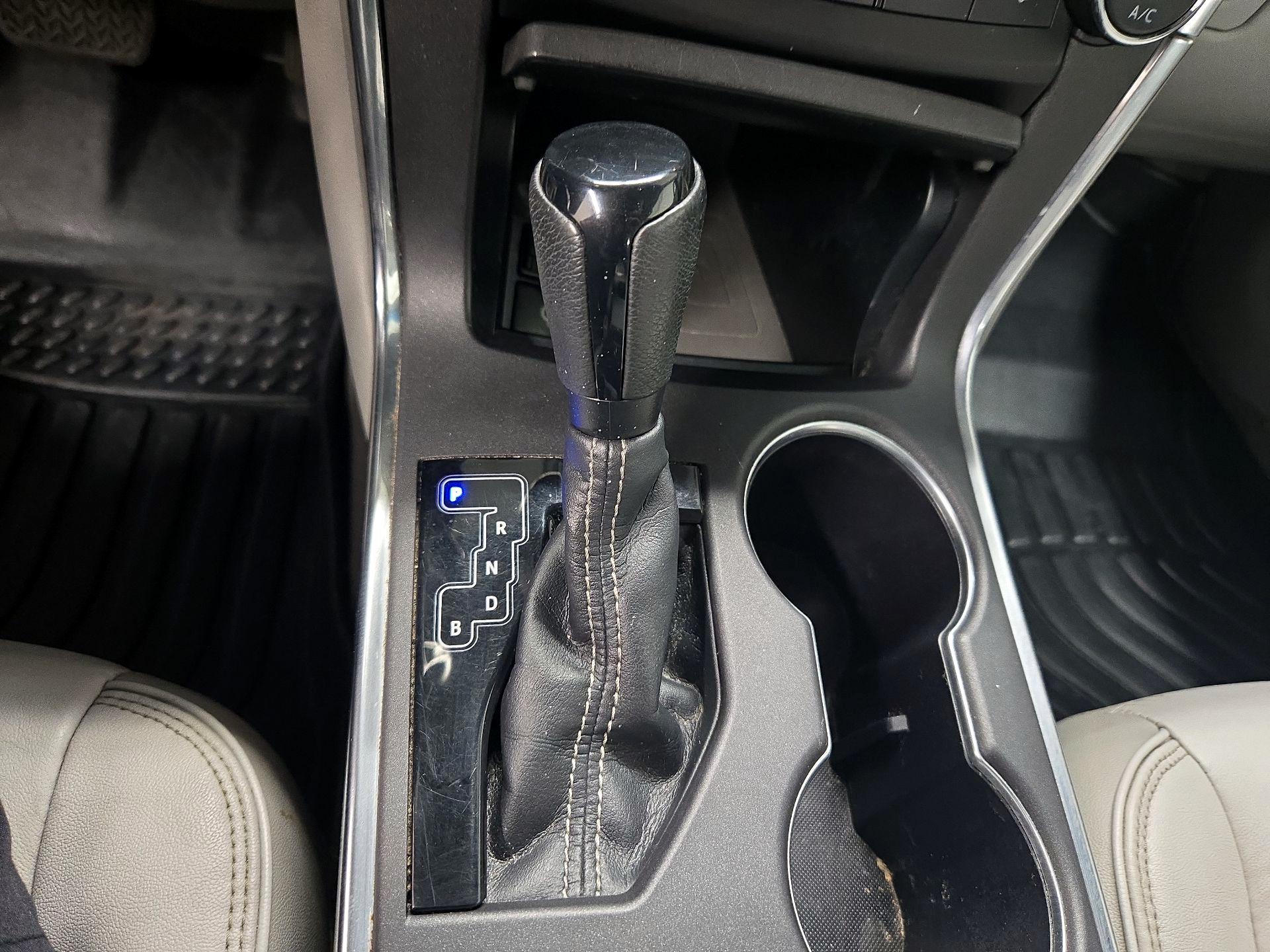 Thumbnail: 2016 Toyota Camry - 17