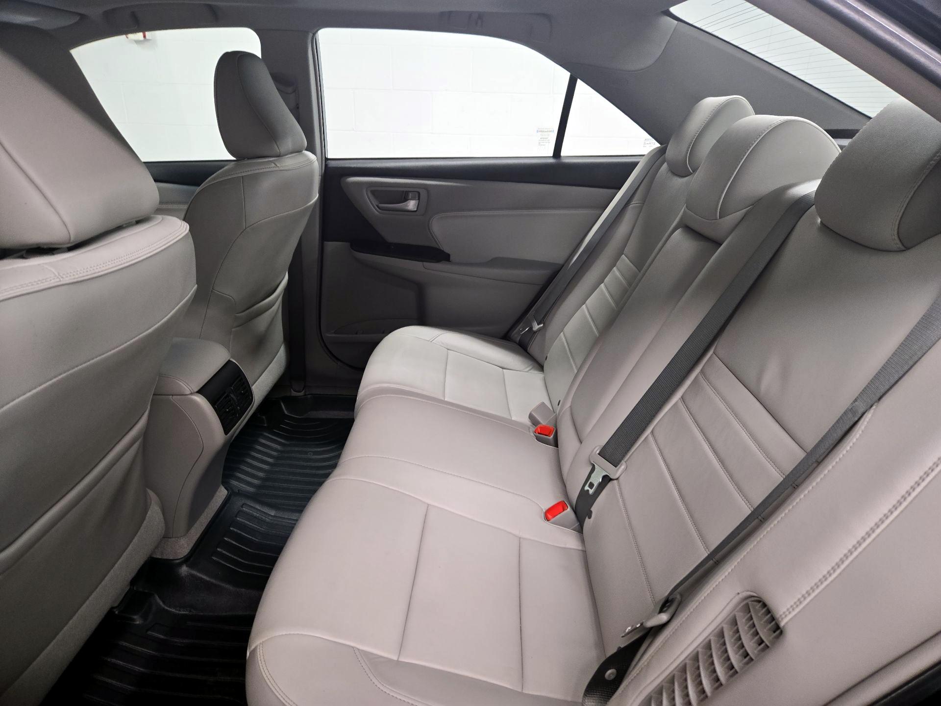 Thumbnail: 2016 Toyota Camry - 20