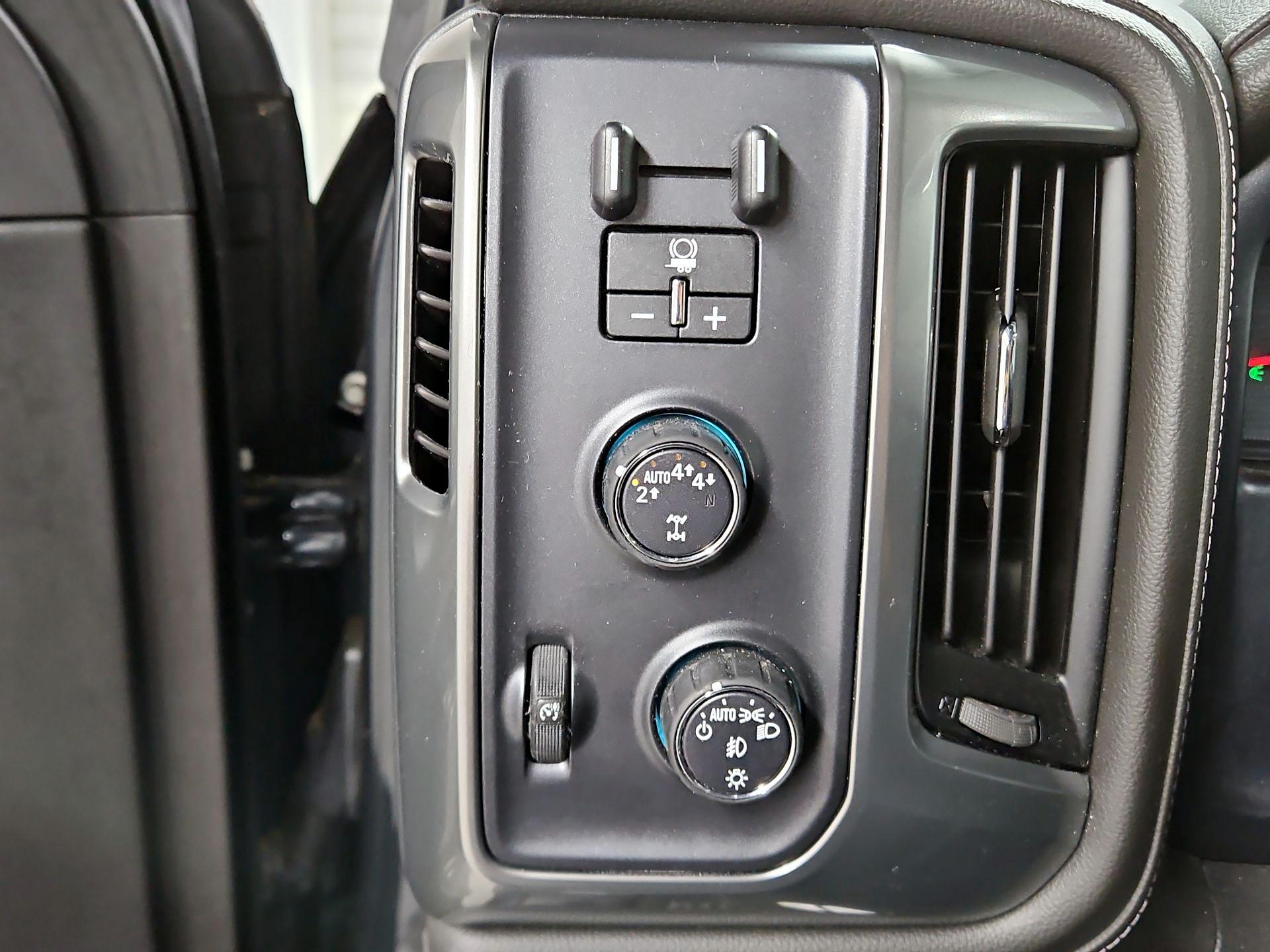 Thumbnail: 2018 Chevrolet Silverado 1500 - 13