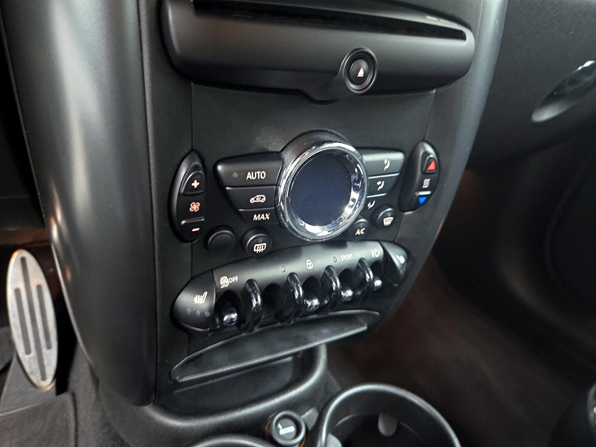 Thumbnail: 2016 MINI Cooper Countryman - 14