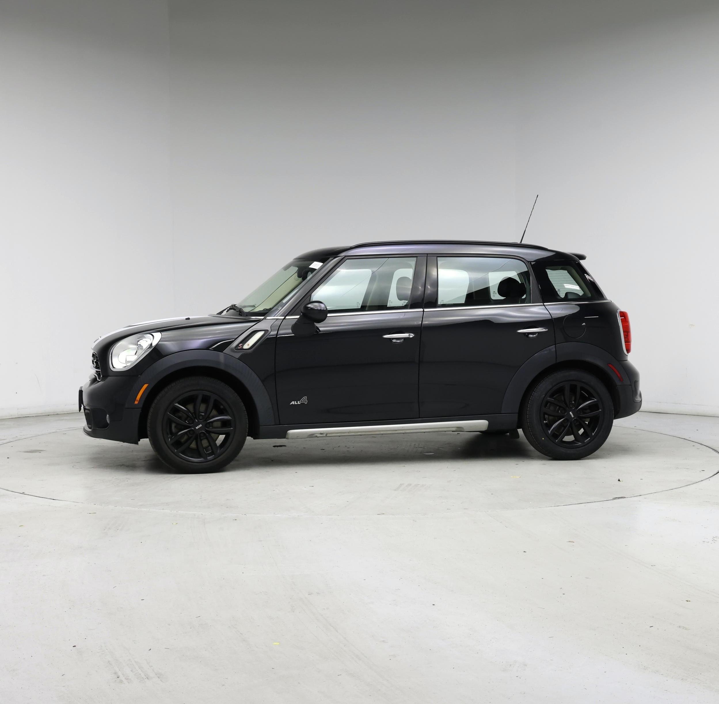 Thumbnail: 2016 MINI Cooper Countryman - 3