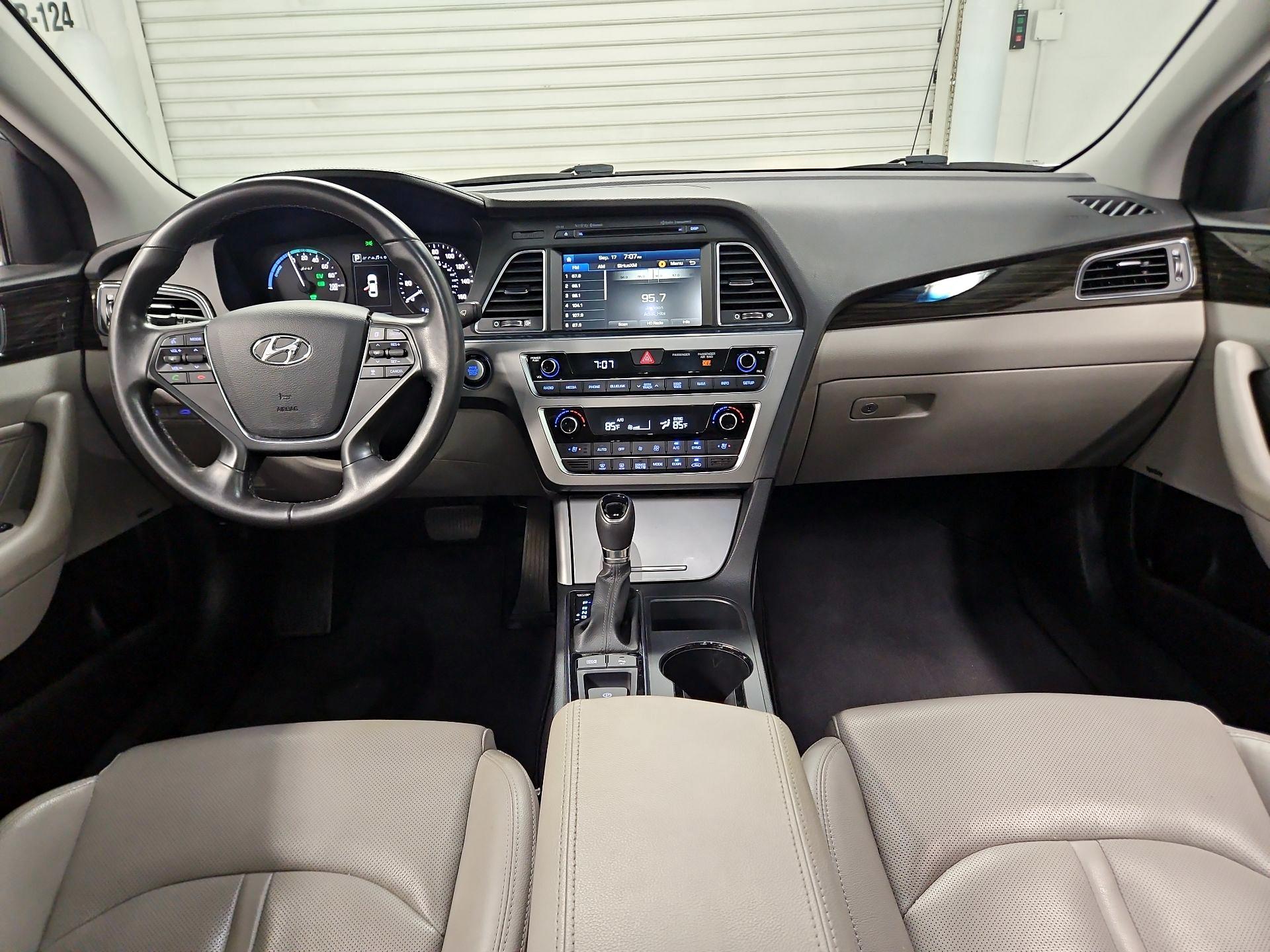 Thumbnail: 2017 Hyundai Sonata - 9