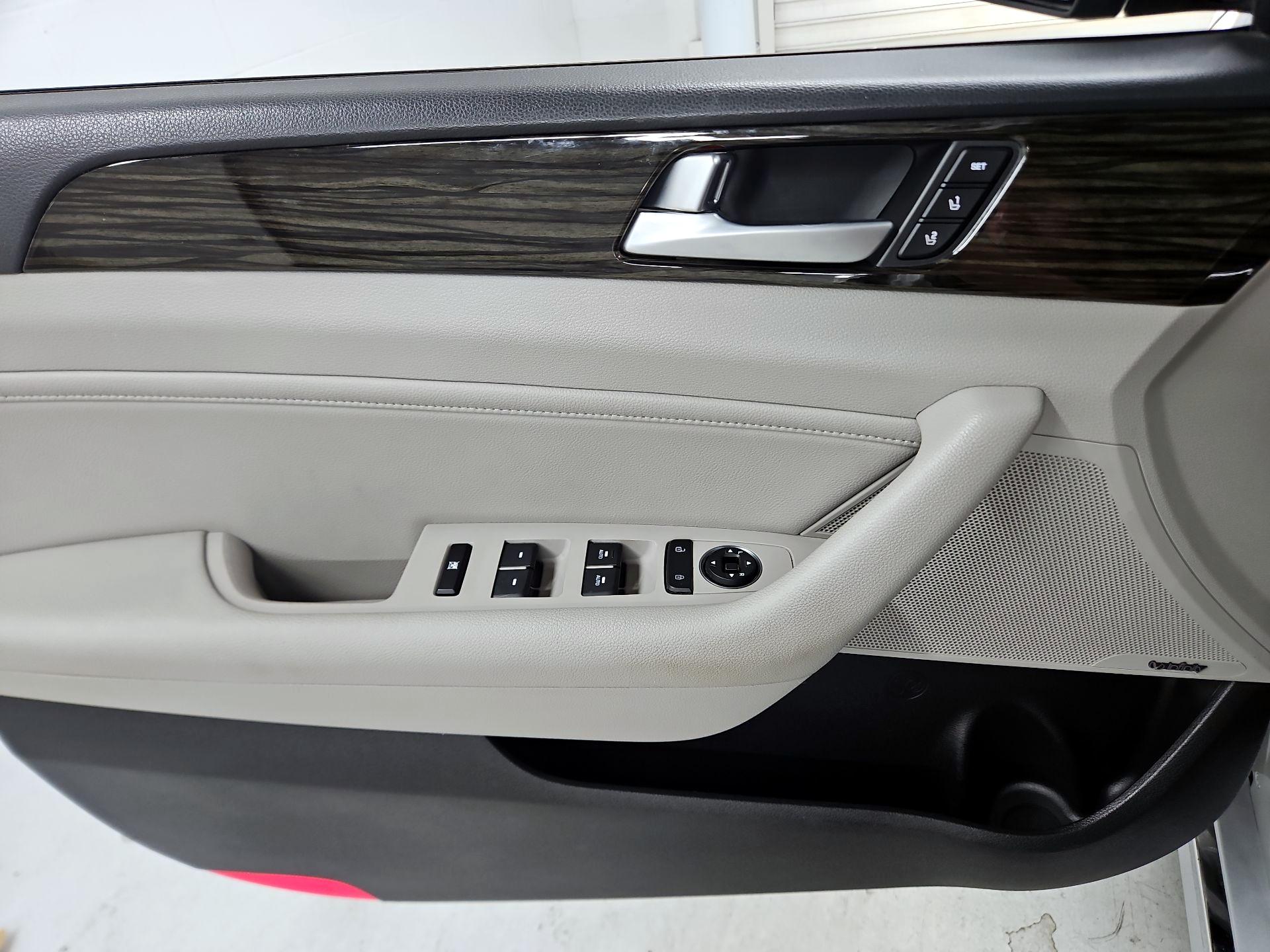 Thumbnail: 2017 Hyundai Sonata - 12