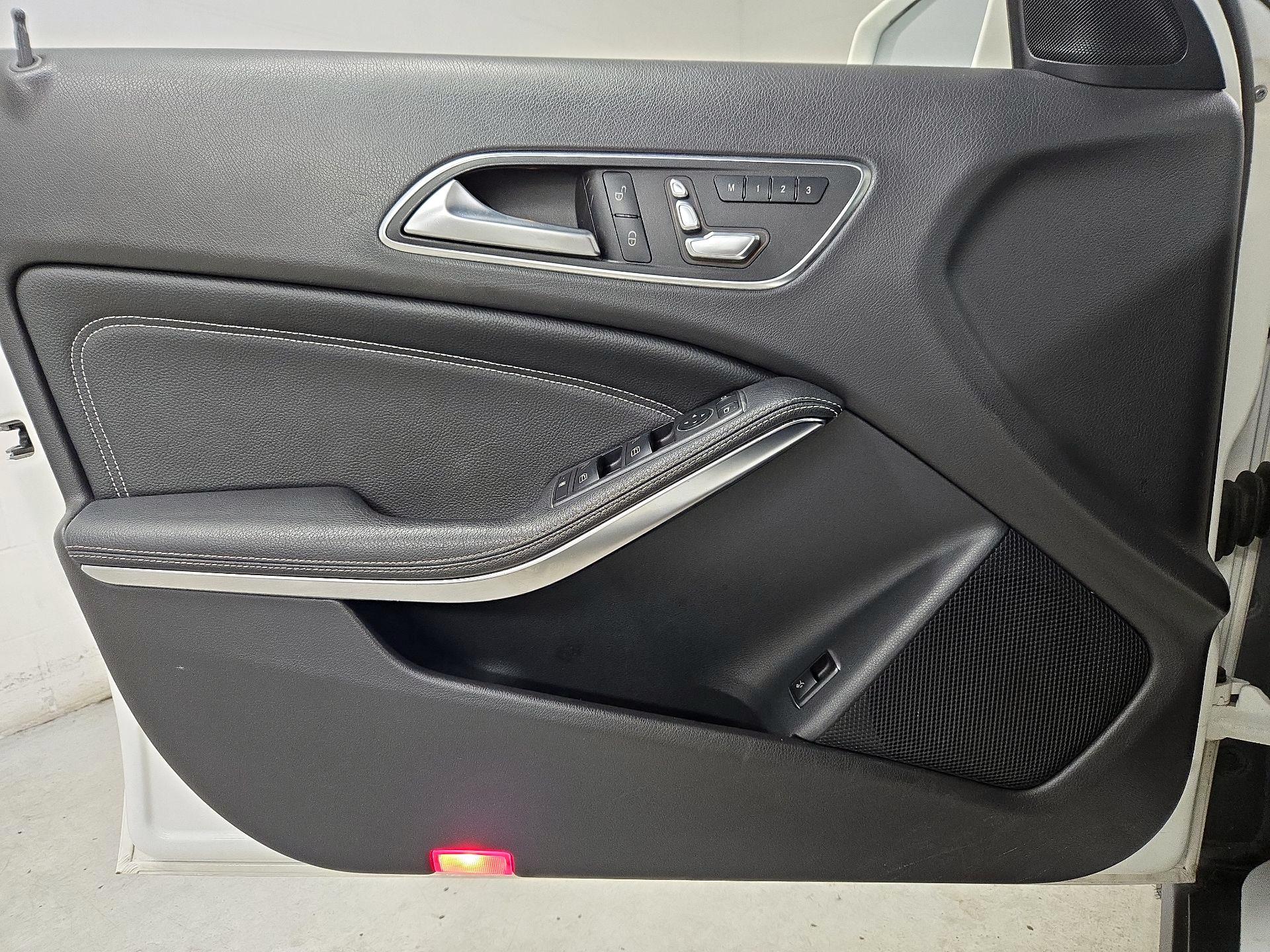 Thumbnail: 2020 Mercedes-Benz GLA - 12