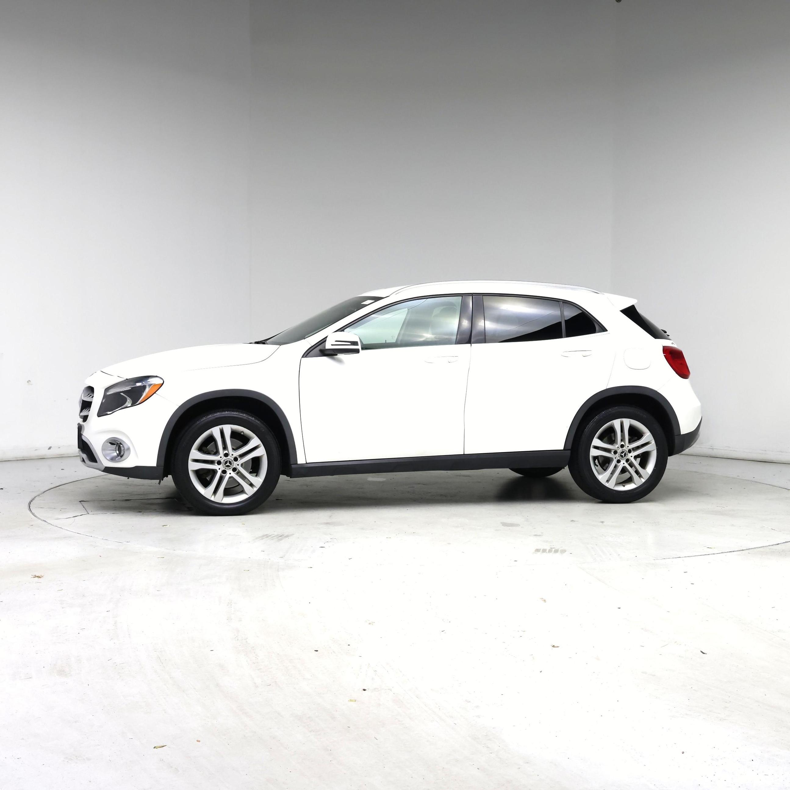 Thumbnail: 2020 Mercedes-Benz GLA - 3