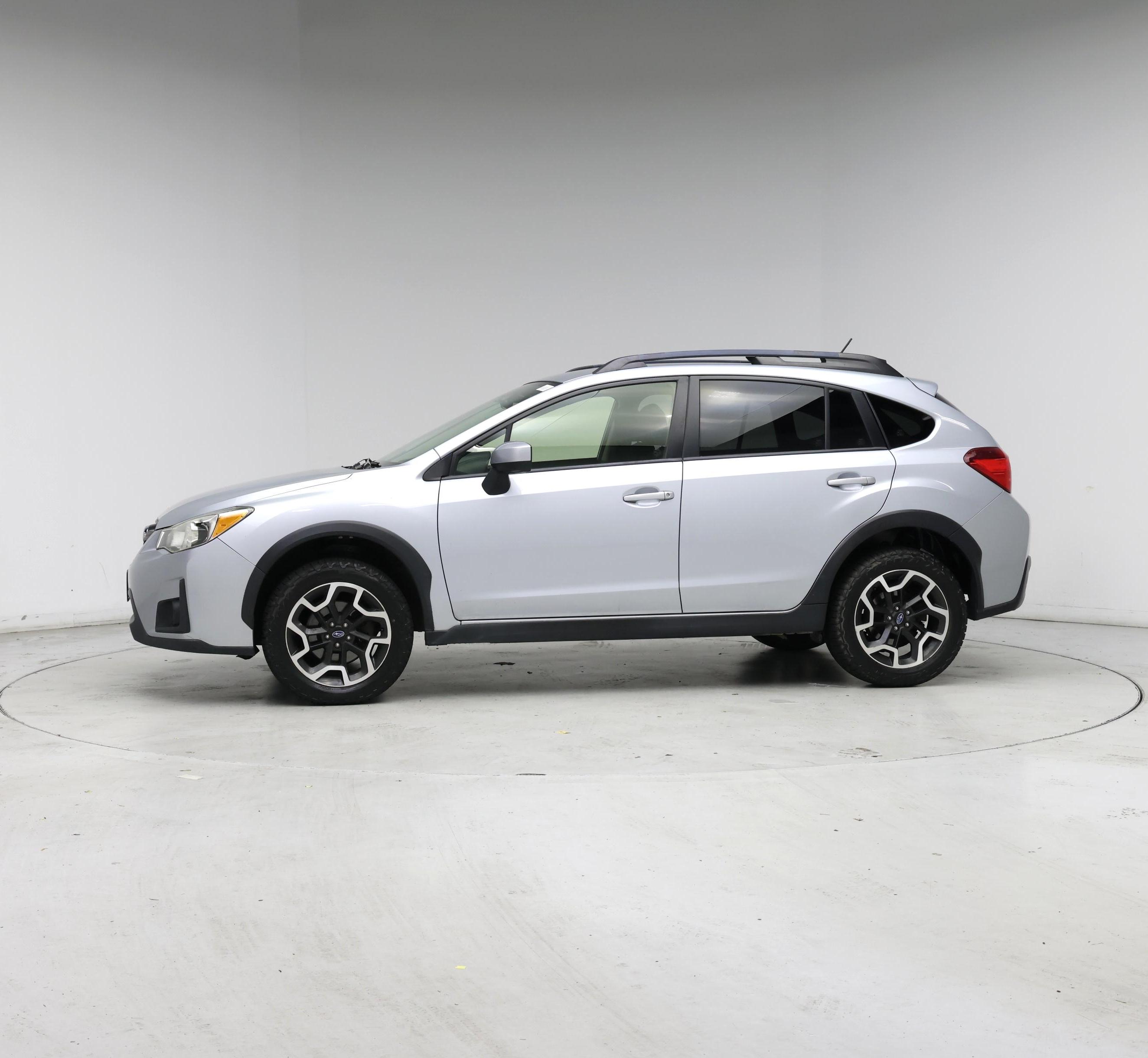 Thumbnail: 2017 Subaru Crosstrek - 3