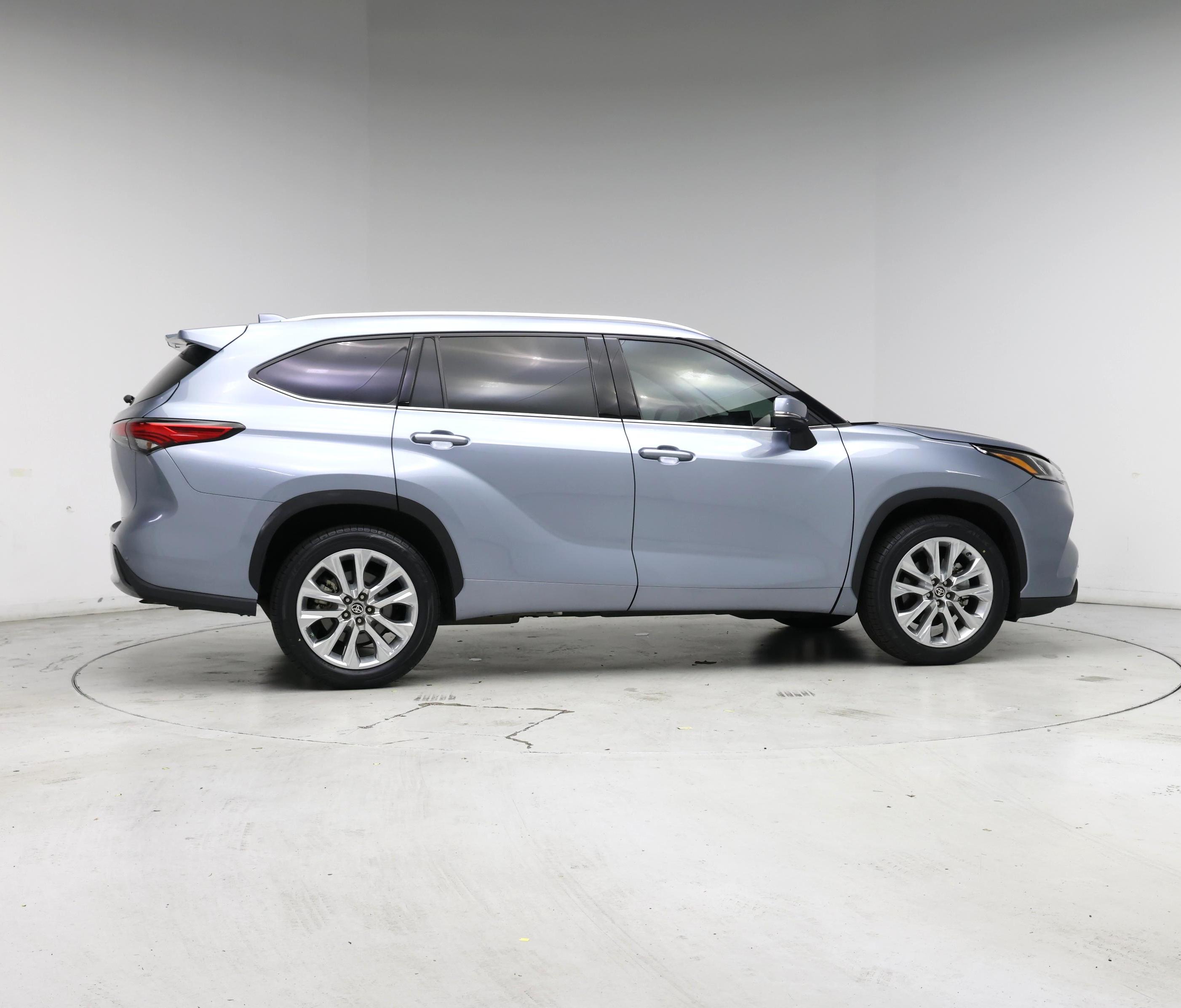 Thumbnail: 2021 Toyota Highlander - 7