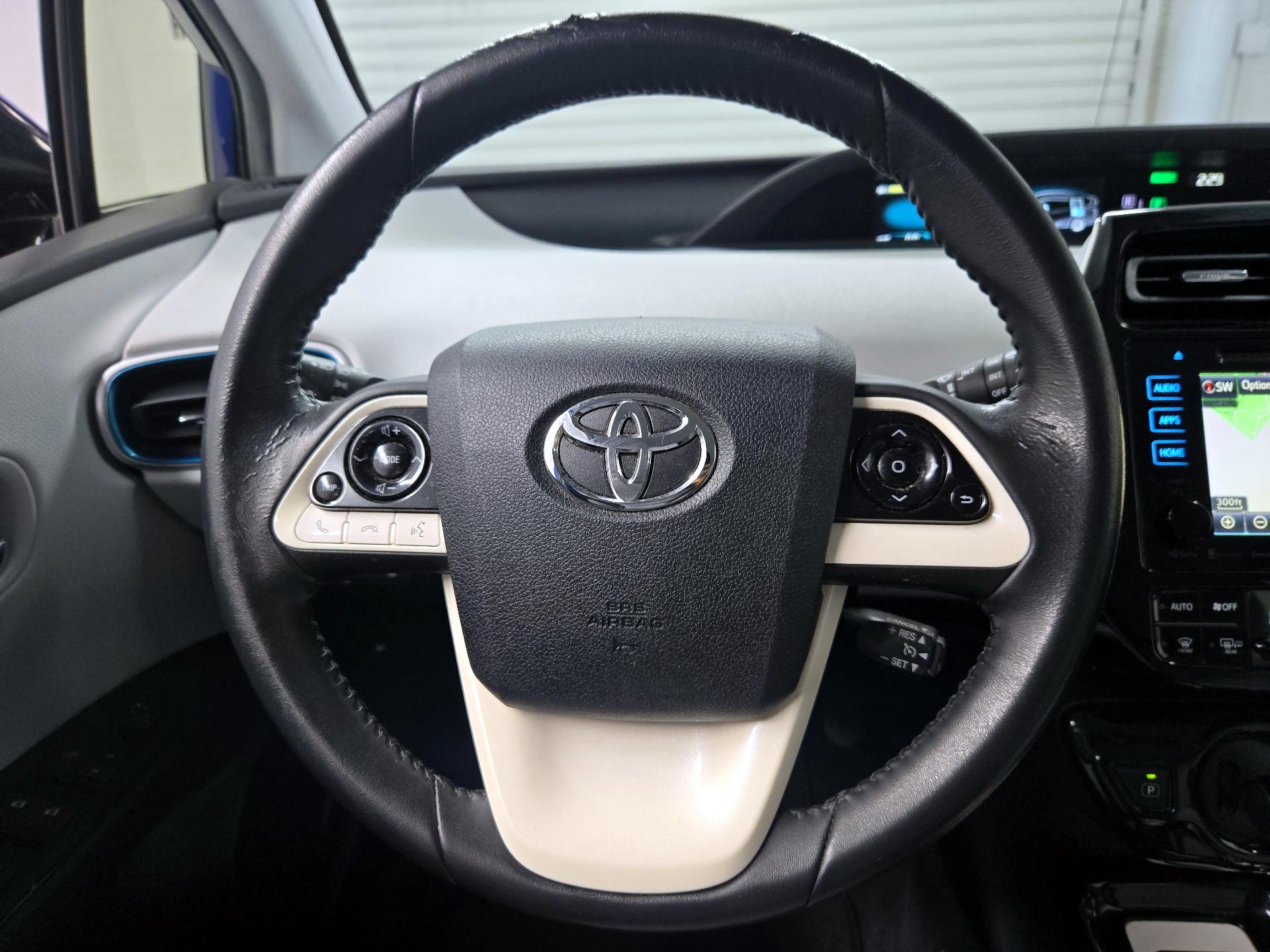 Thumbnail: 2016 Toyota Prius - 10