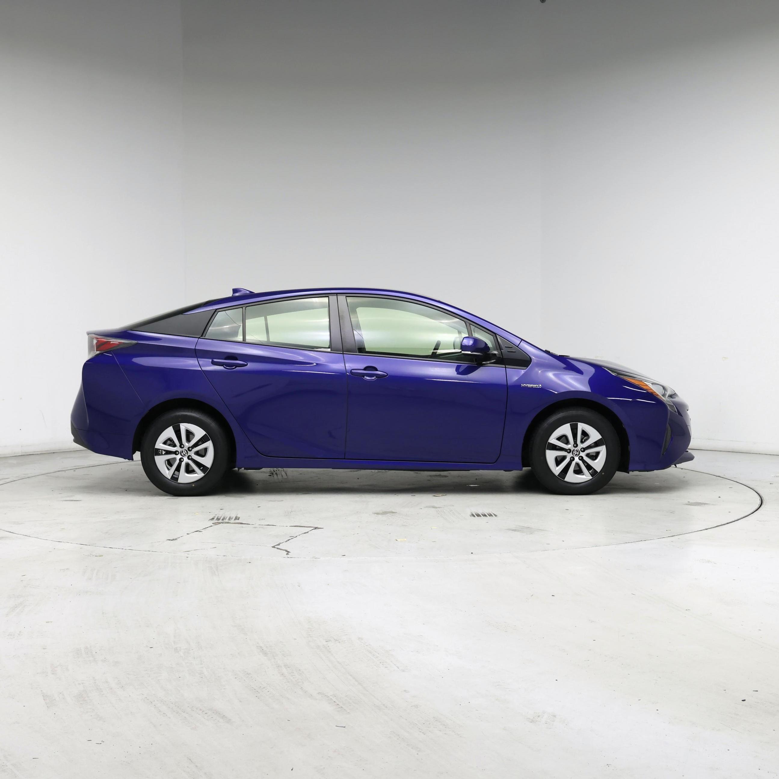 Thumbnail: 2016 Toyota Prius - 7