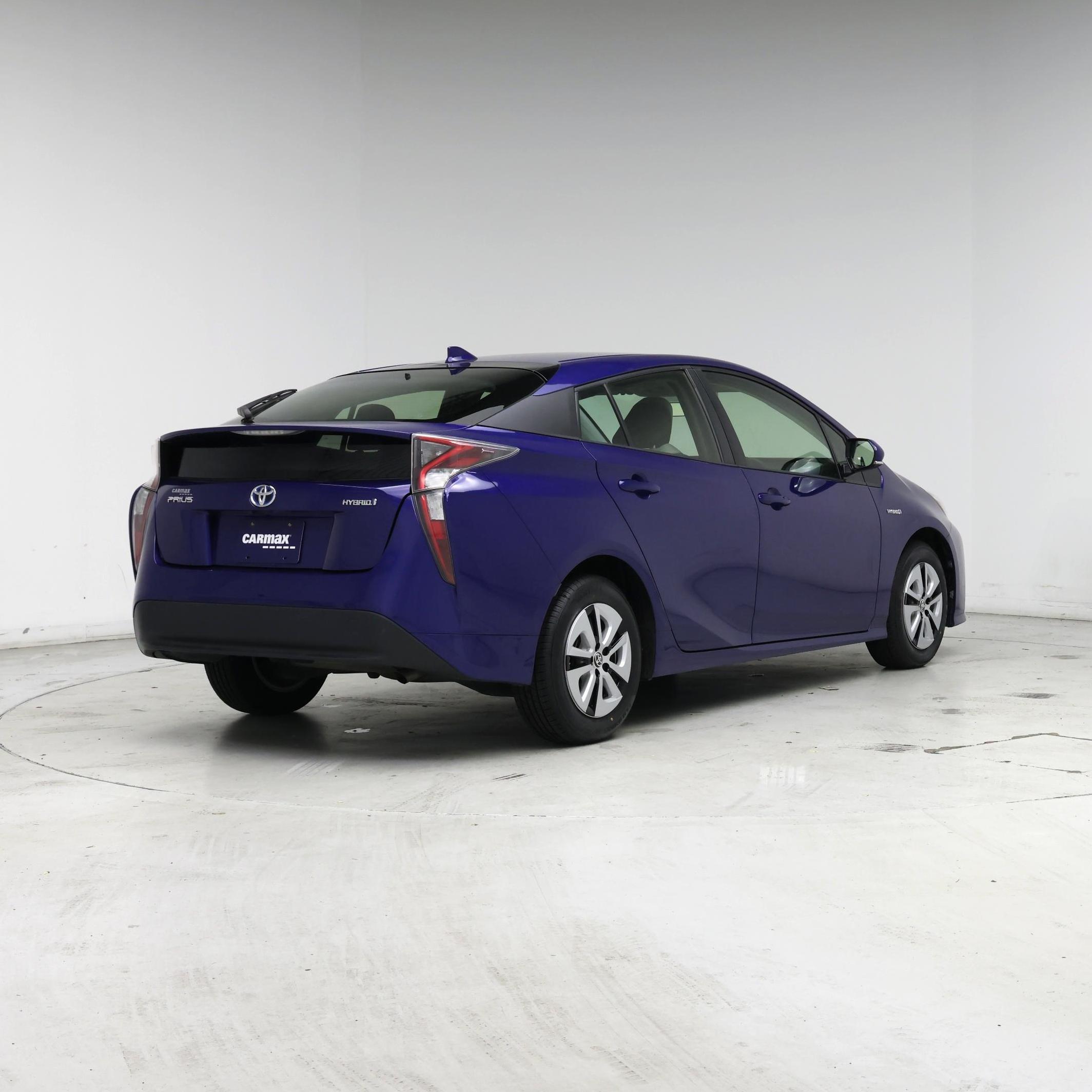 Thumbnail: 2016 Toyota Prius - 8