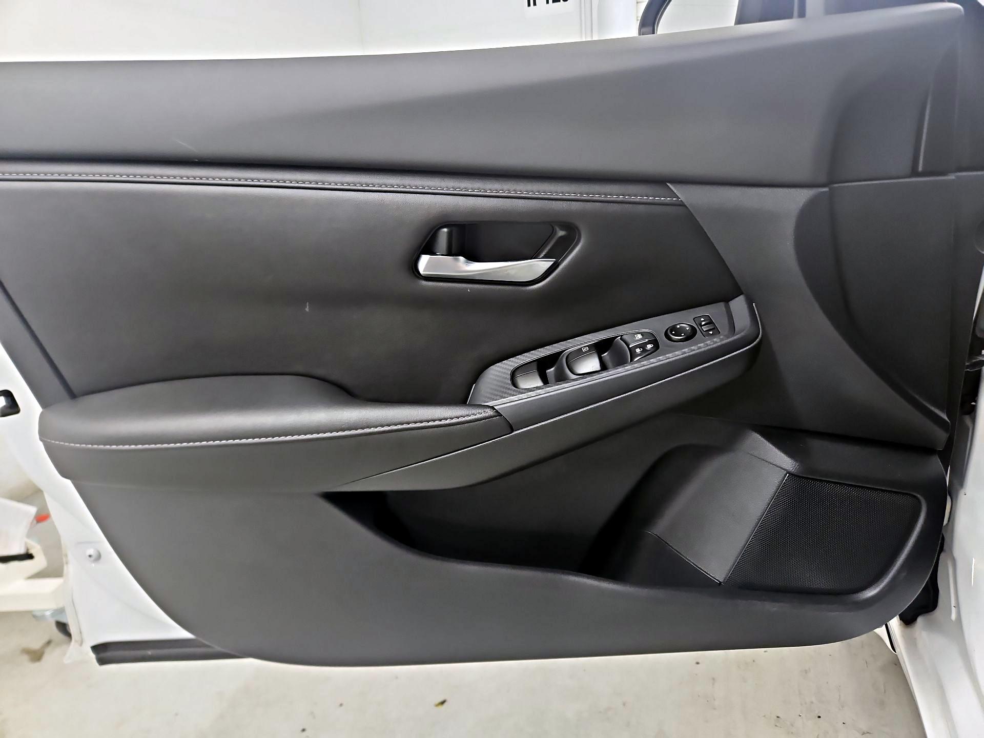 Thumbnail: 2023 Nissan Sentra - 12