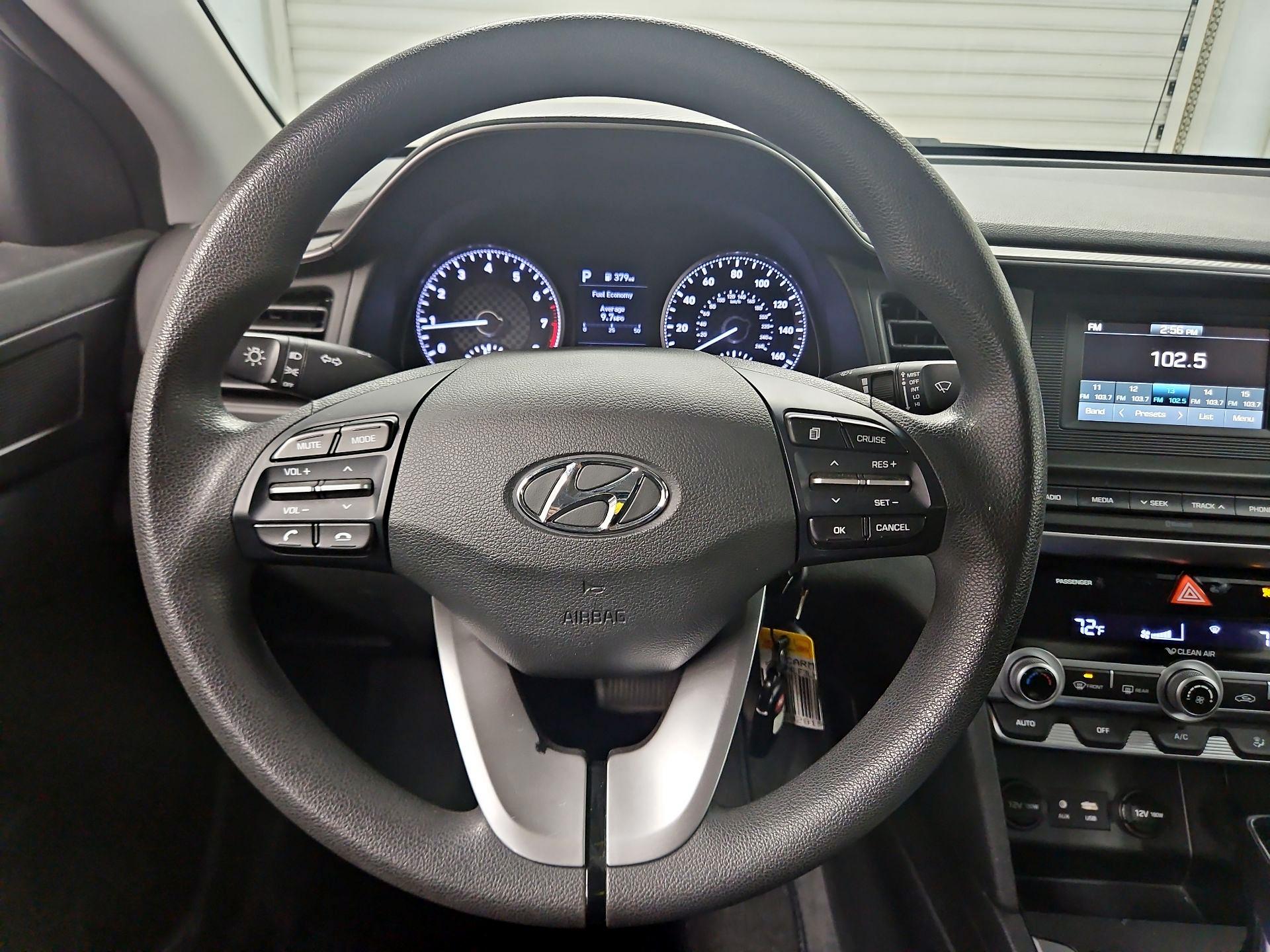Thumbnail: 2020 Hyundai Elantra - 10