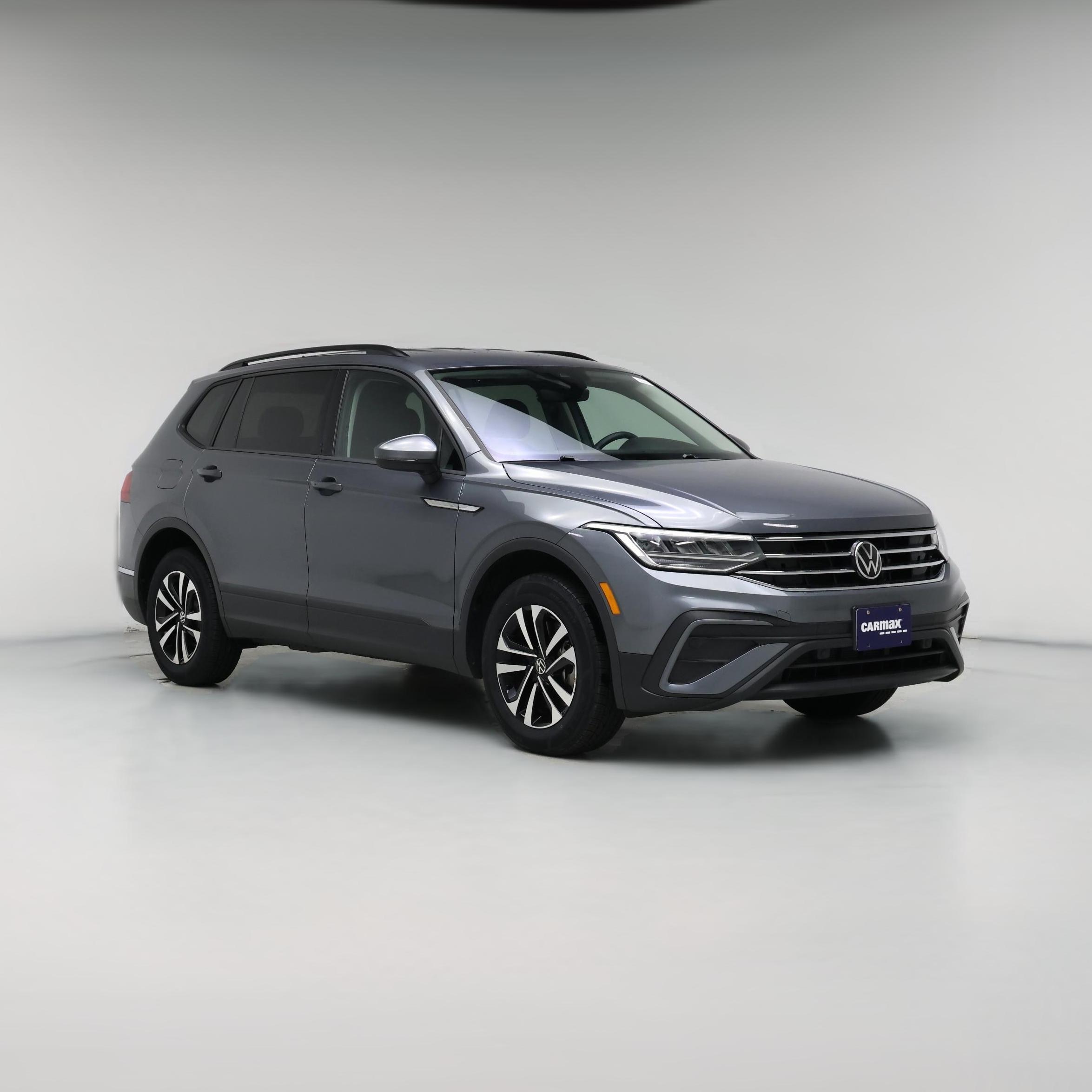 Thumbnail: 2023 Volkswagen Tiguan - 1