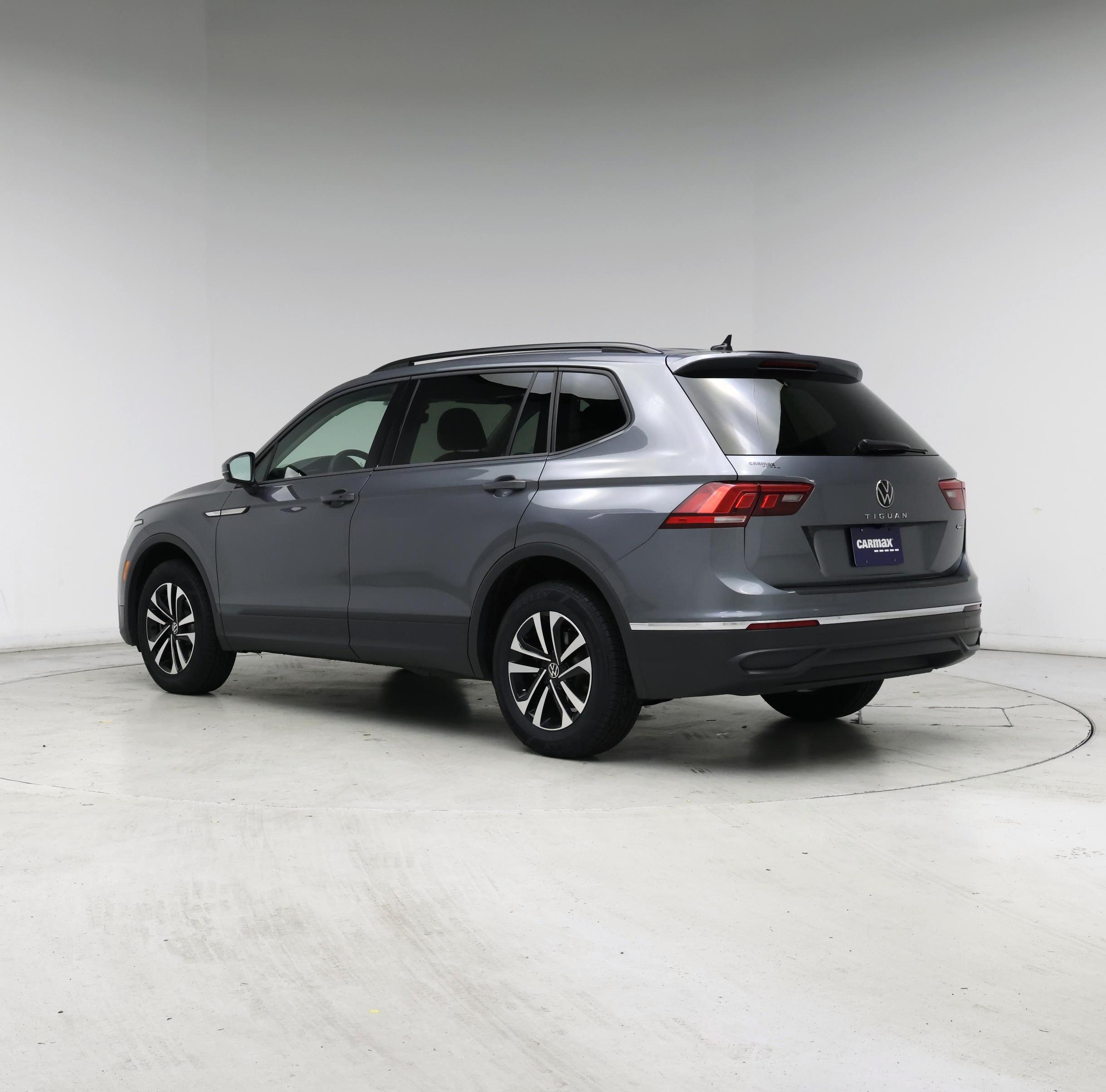 Thumbnail: 2023 Volkswagen Tiguan - 2