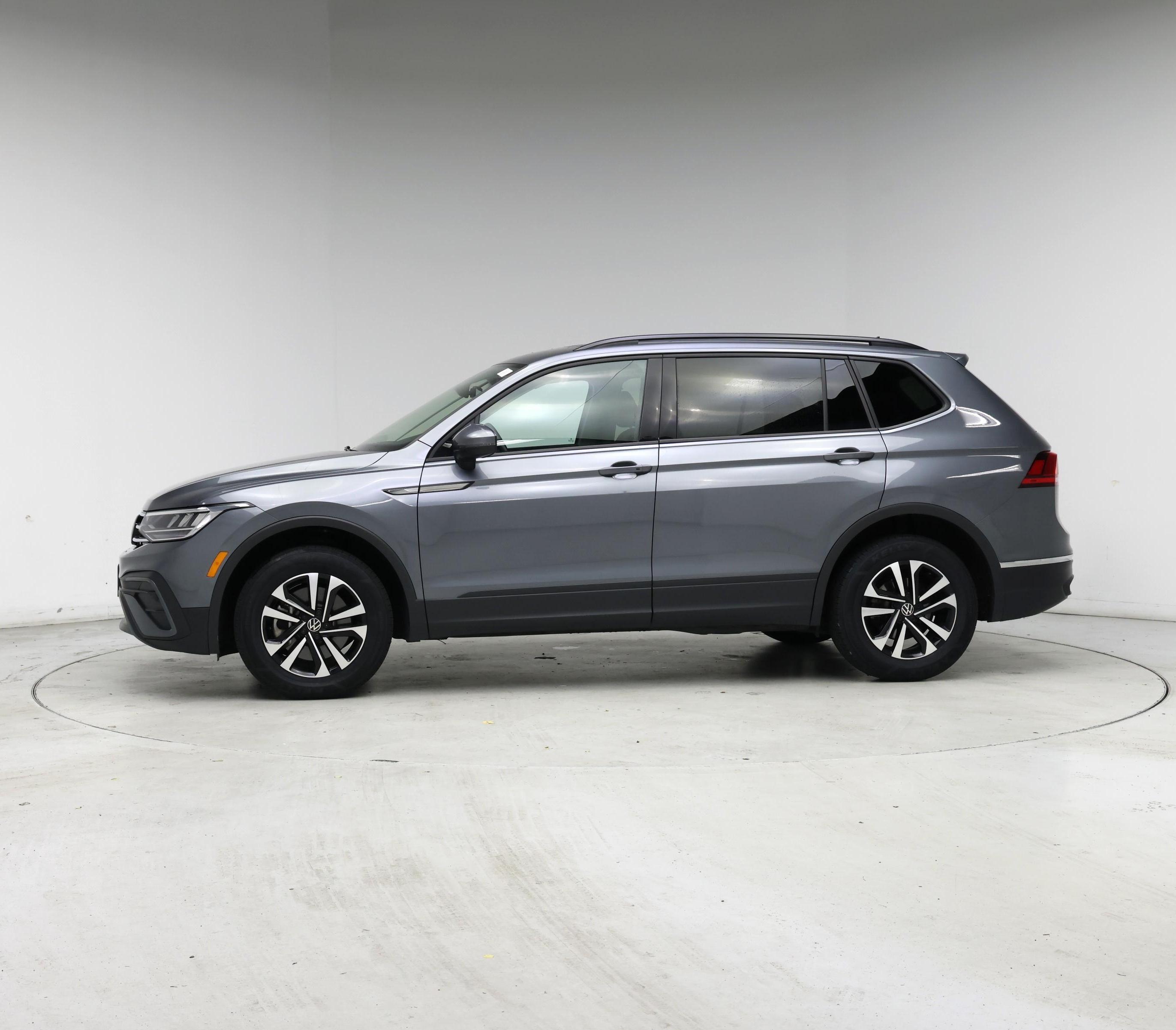 Thumbnail: 2023 Volkswagen Tiguan - 3