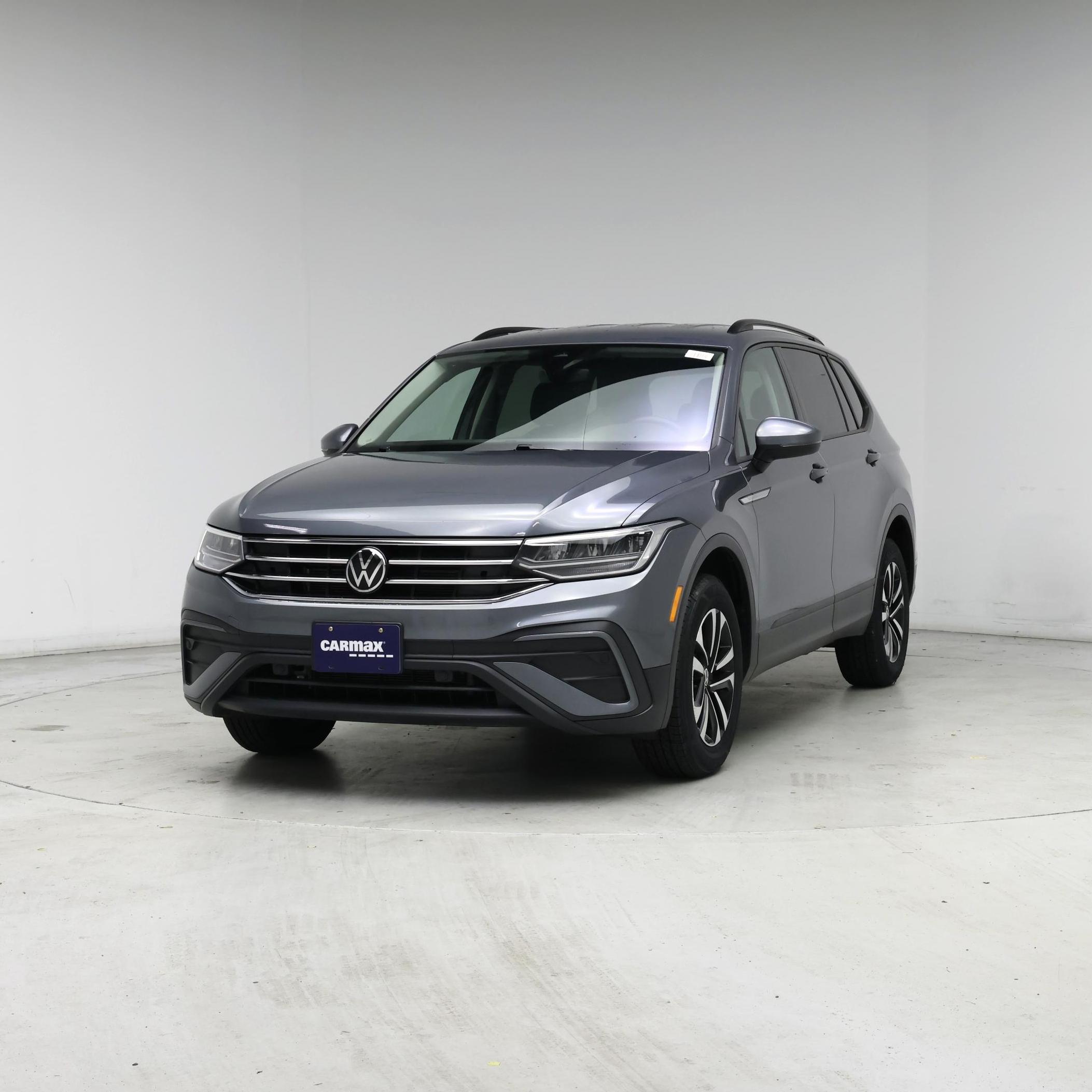 Thumbnail: 2023 Volkswagen Tiguan - 4