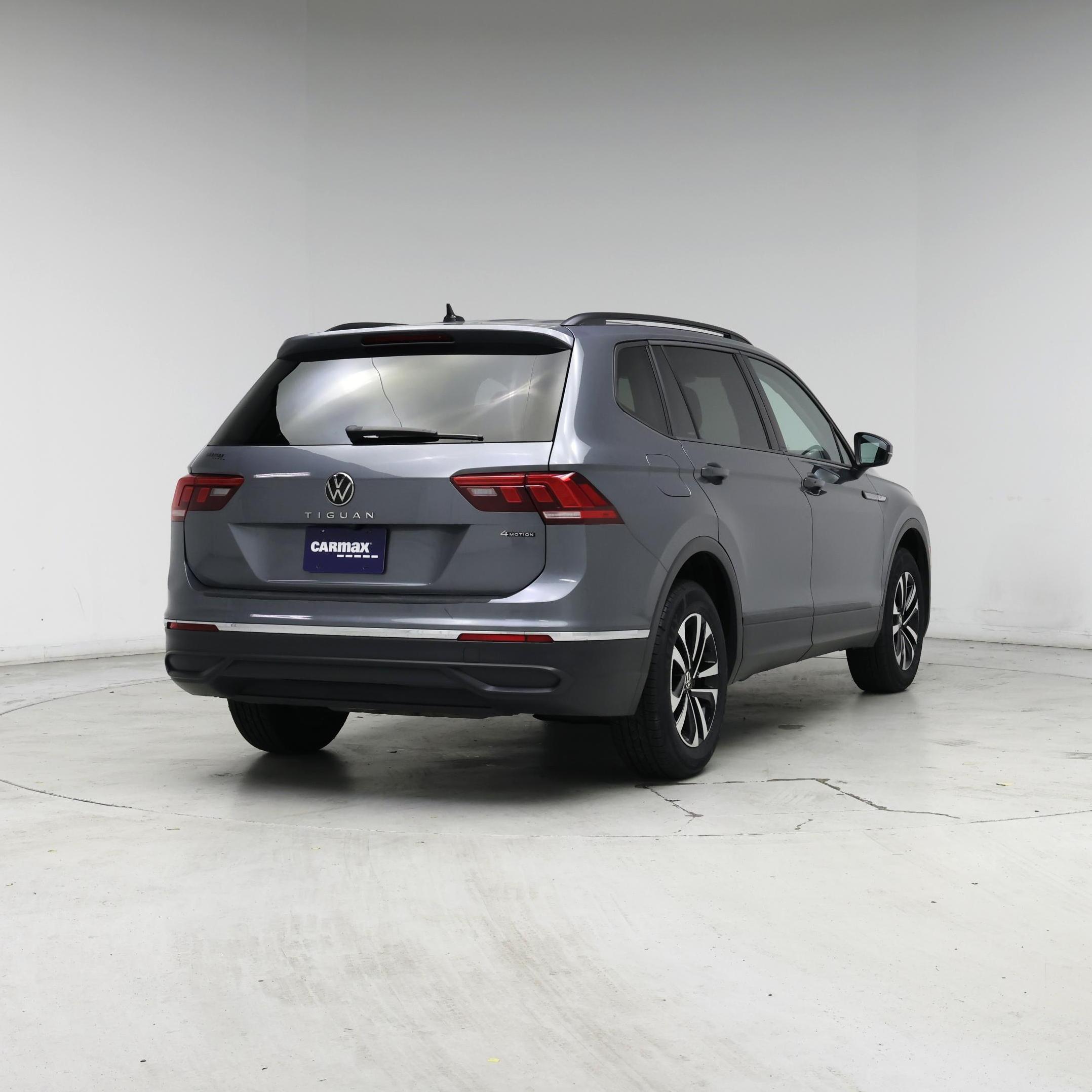 Thumbnail: 2023 Volkswagen Tiguan - 8