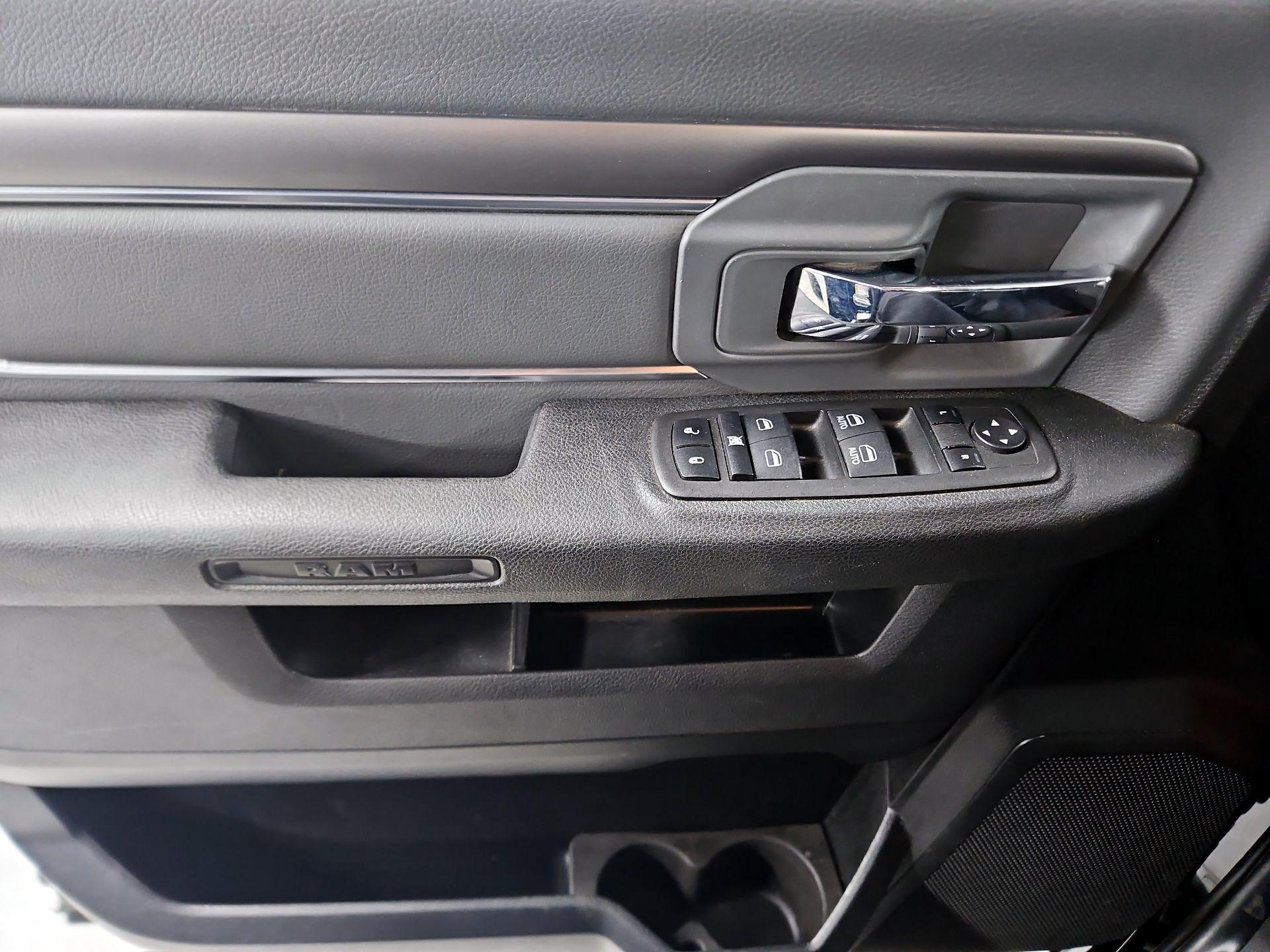 Thumbnail: 2023 RAM 1500 Classic - 12