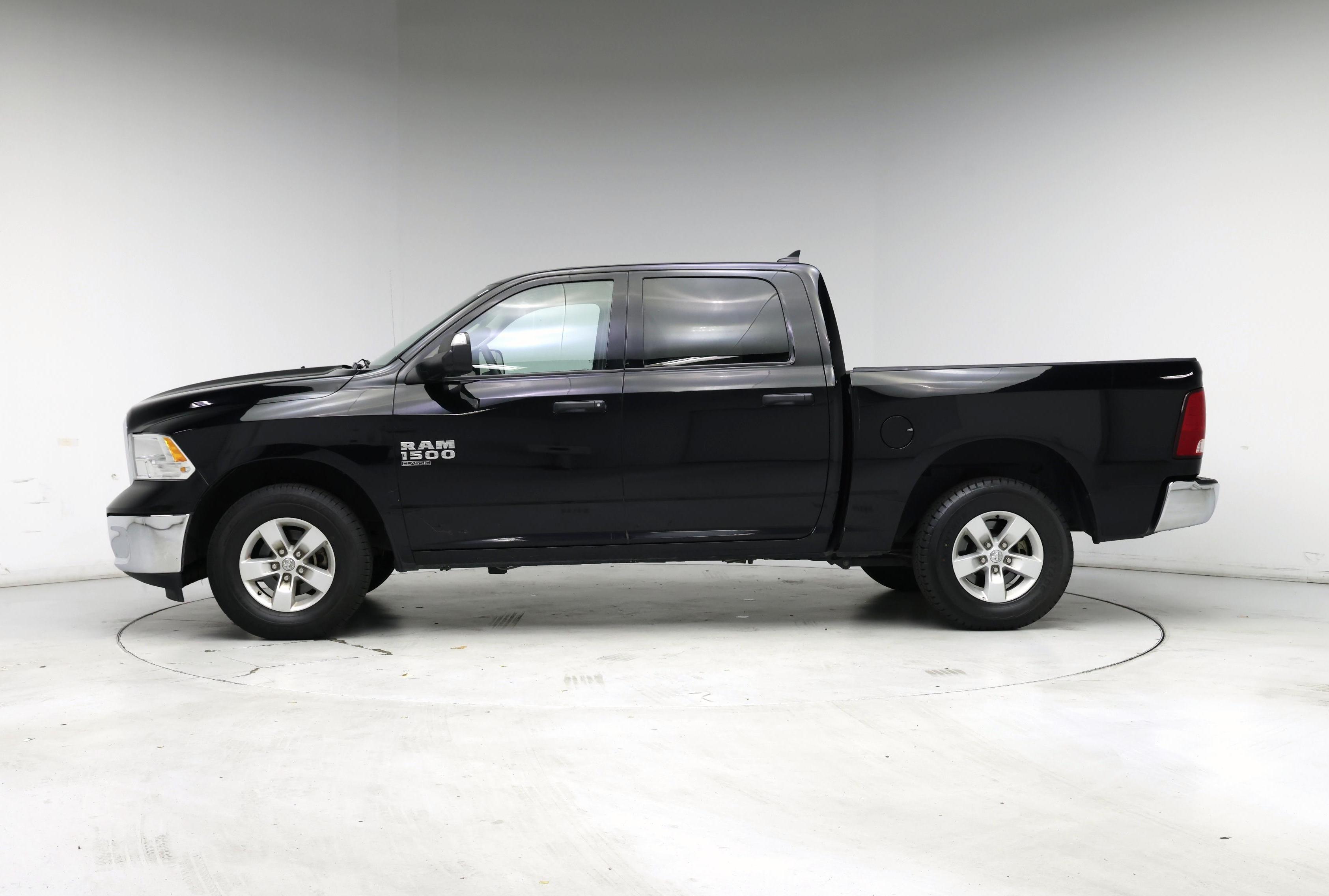 Thumbnail: 2023 RAM 1500 Classic - 3