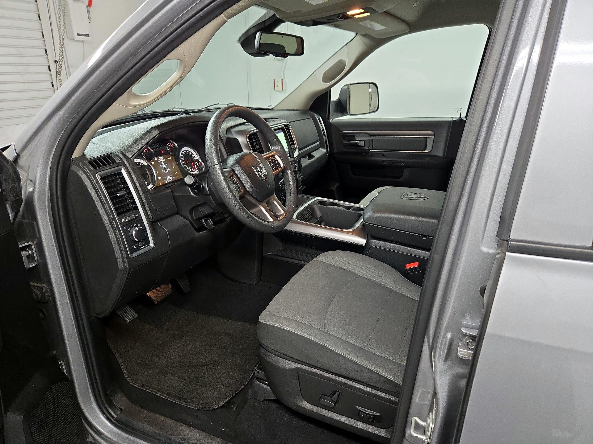 Thumbnail: 2023 RAM 1500 Classic - 11