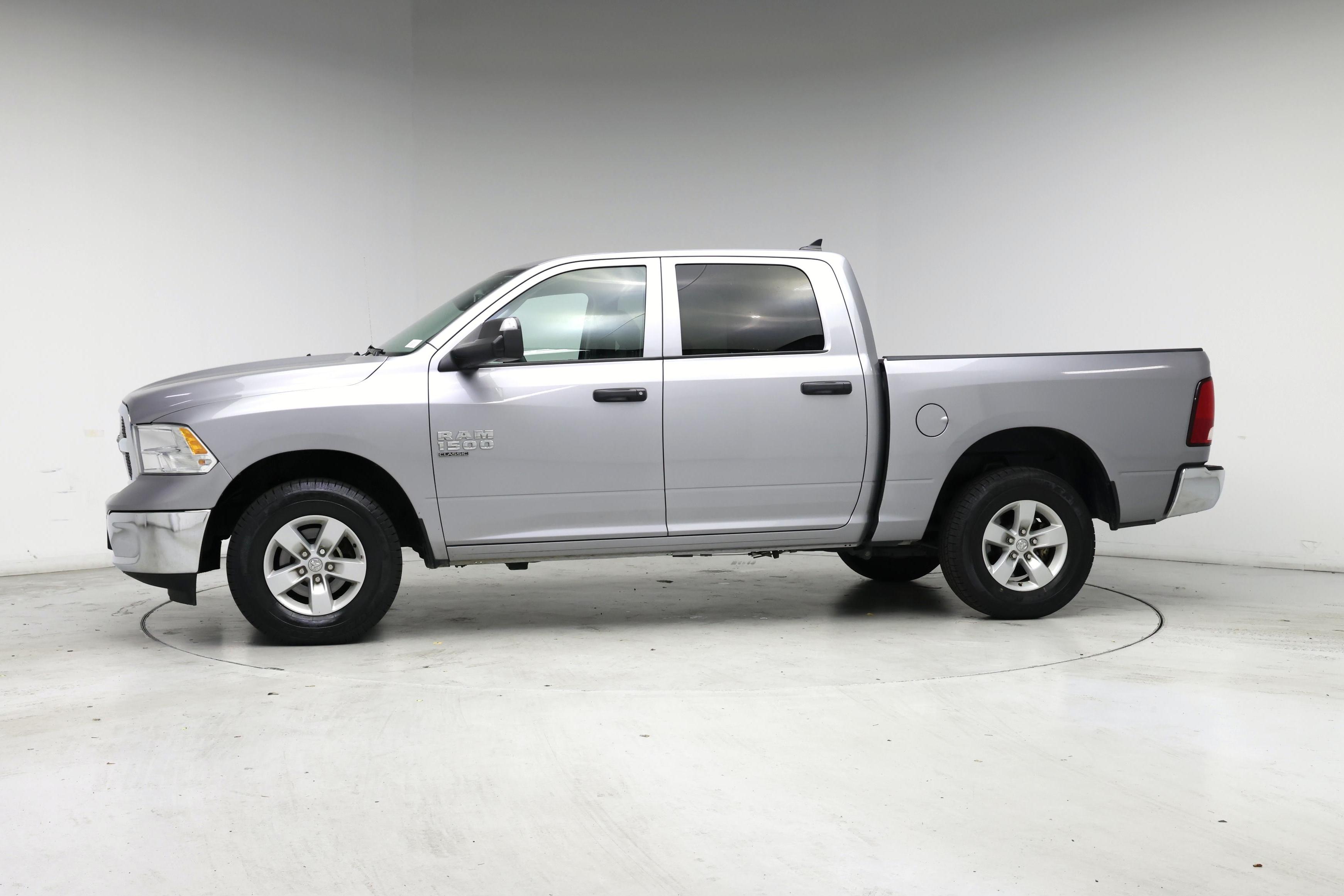 Thumbnail: 2023 RAM 1500 Classic - 3