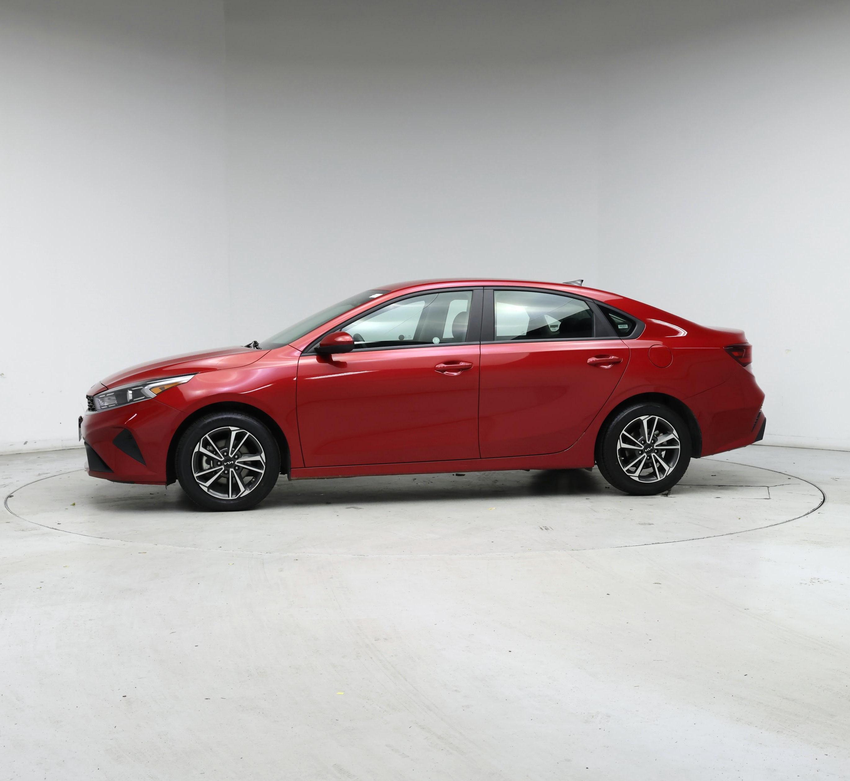 Thumbnail: 2023 Kia Forte - 3
