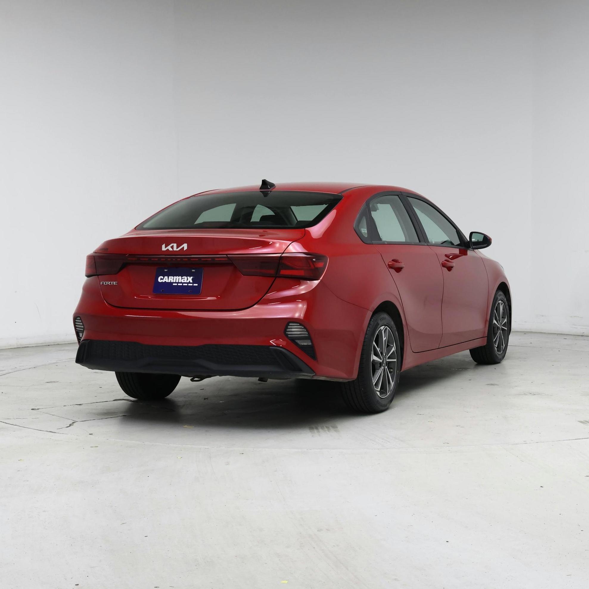 Thumbnail: 2023 Kia Forte - 8