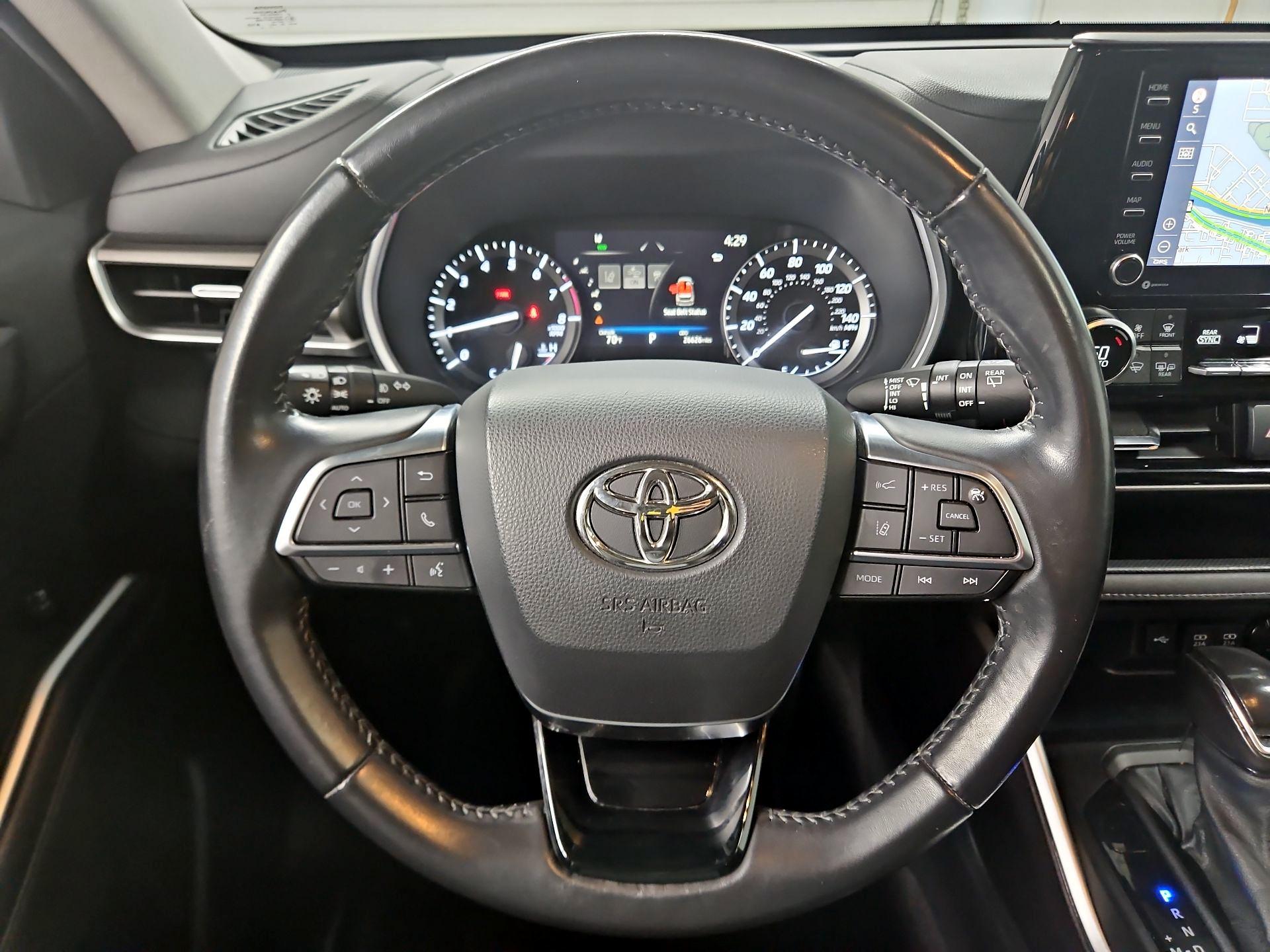 Thumbnail: 2021 Toyota Highlander - 10
