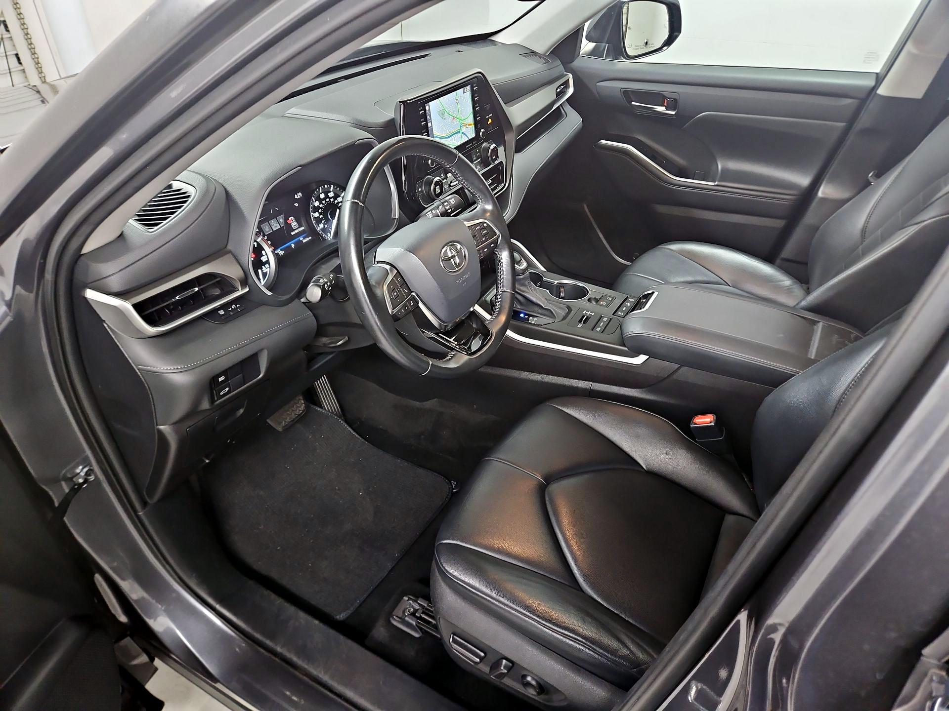 Thumbnail: 2021 Toyota Highlander - 11