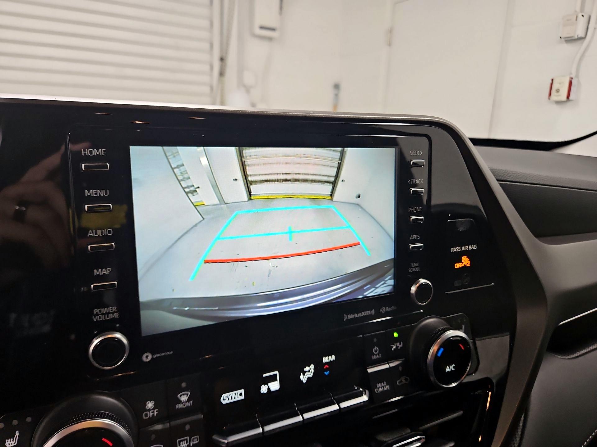 Thumbnail: 2021 Toyota Highlander - 15