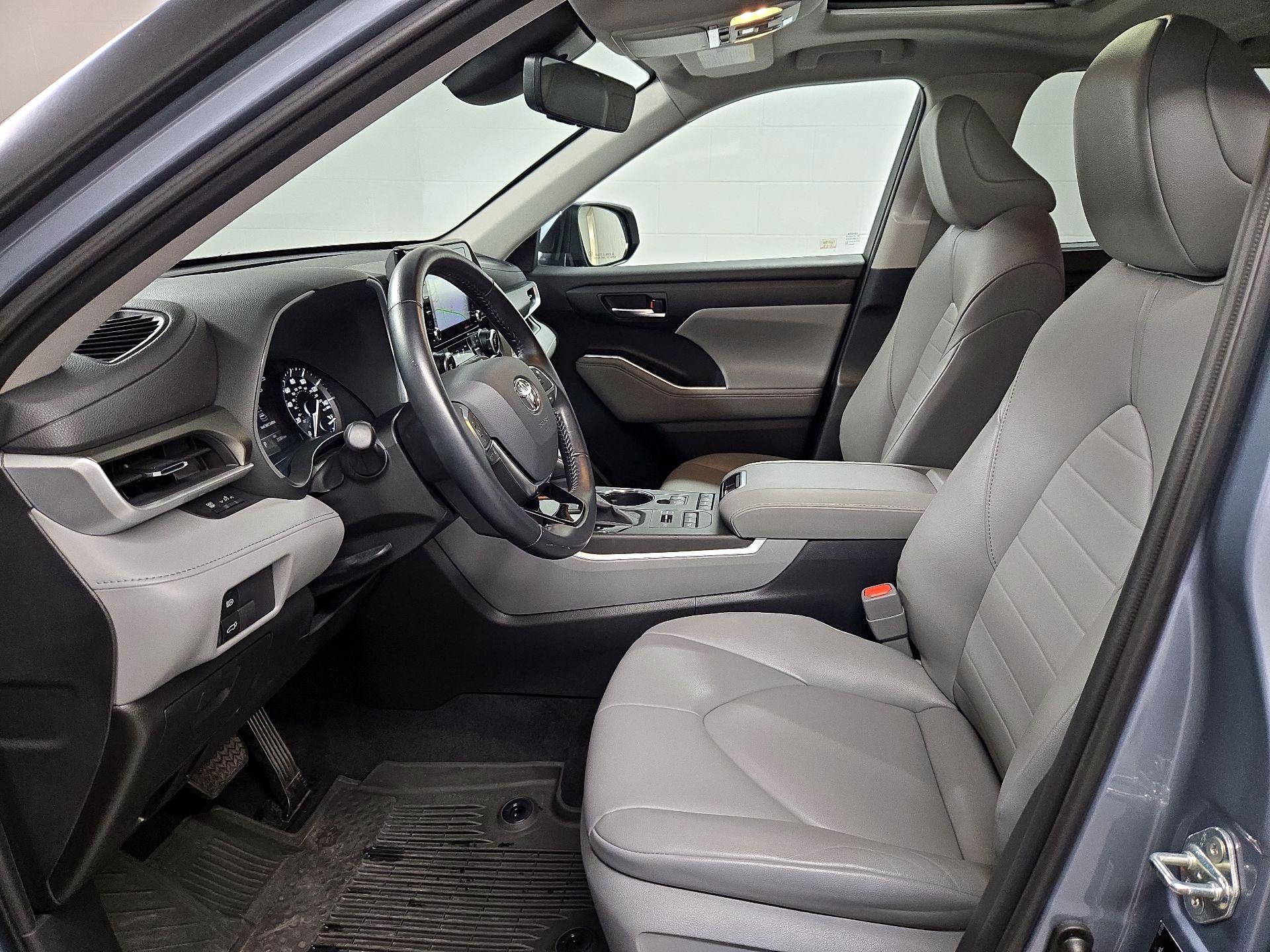 Thumbnail: 2020 Toyota Highlander - 11