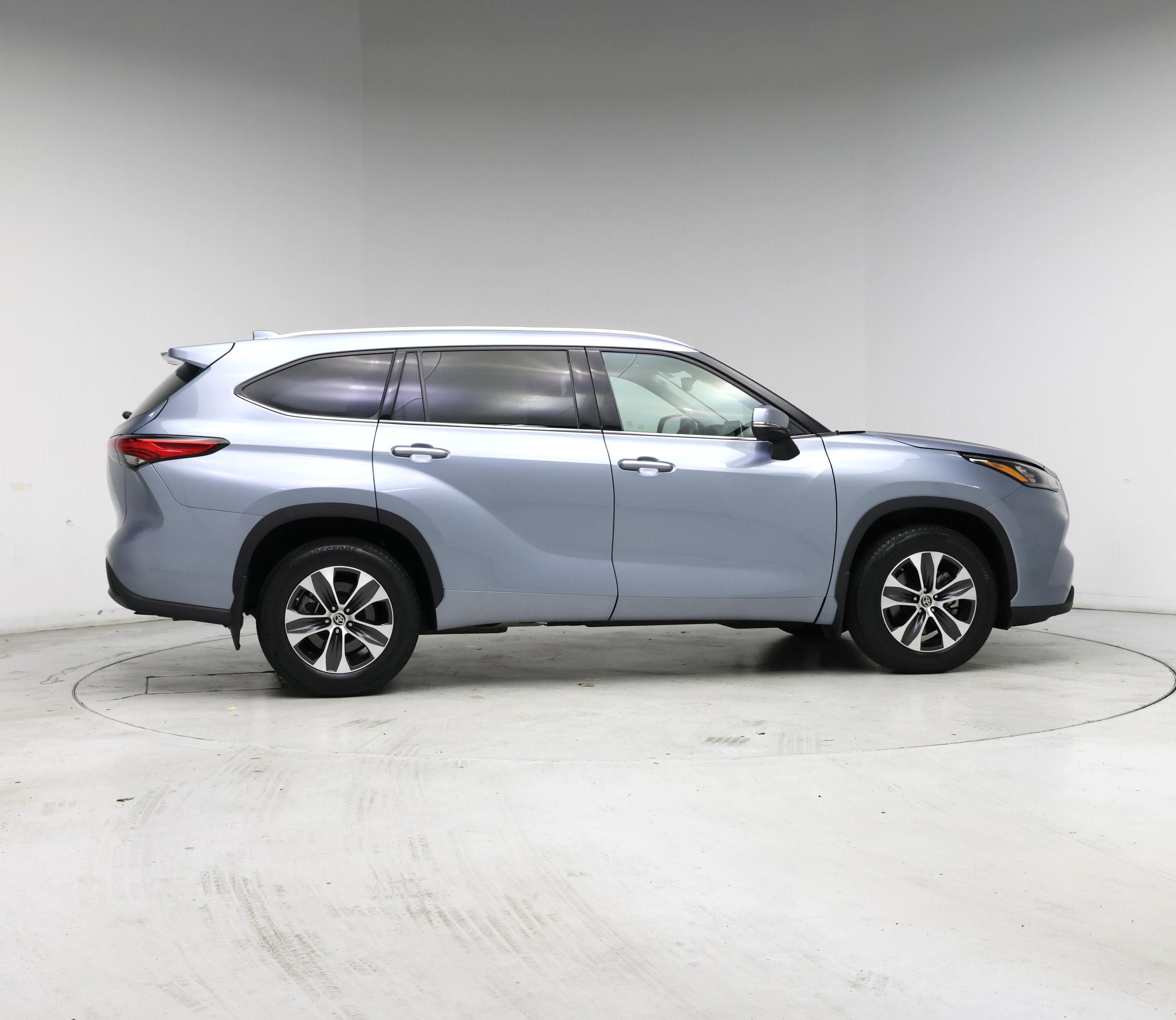 Thumbnail: 2020 Toyota Highlander - 7