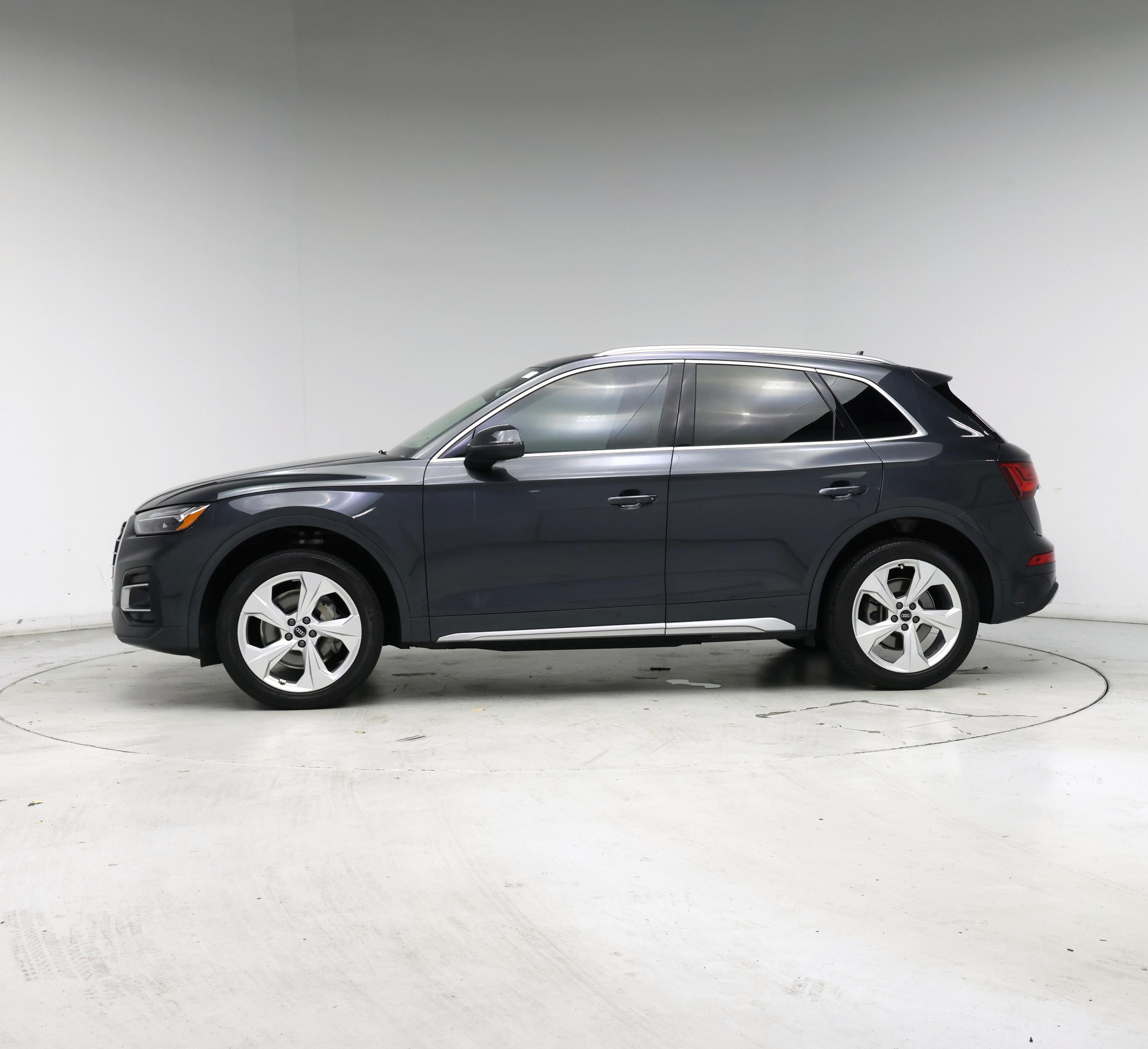 Thumbnail: 2021 Audi Q5 - 3