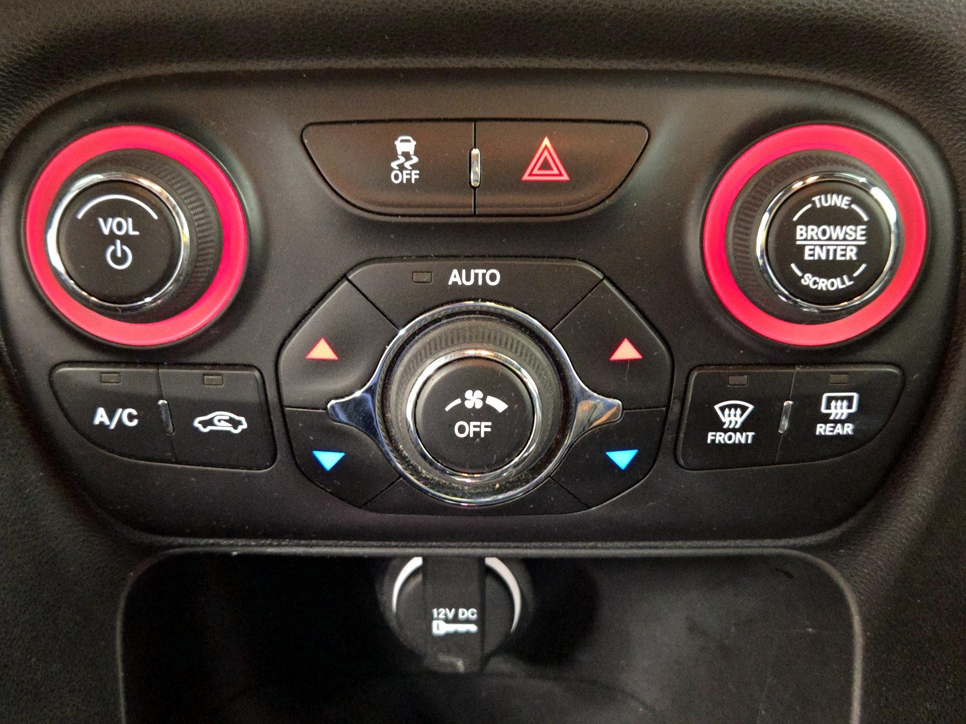 Thumbnail: 2016 Dodge Dart - 17