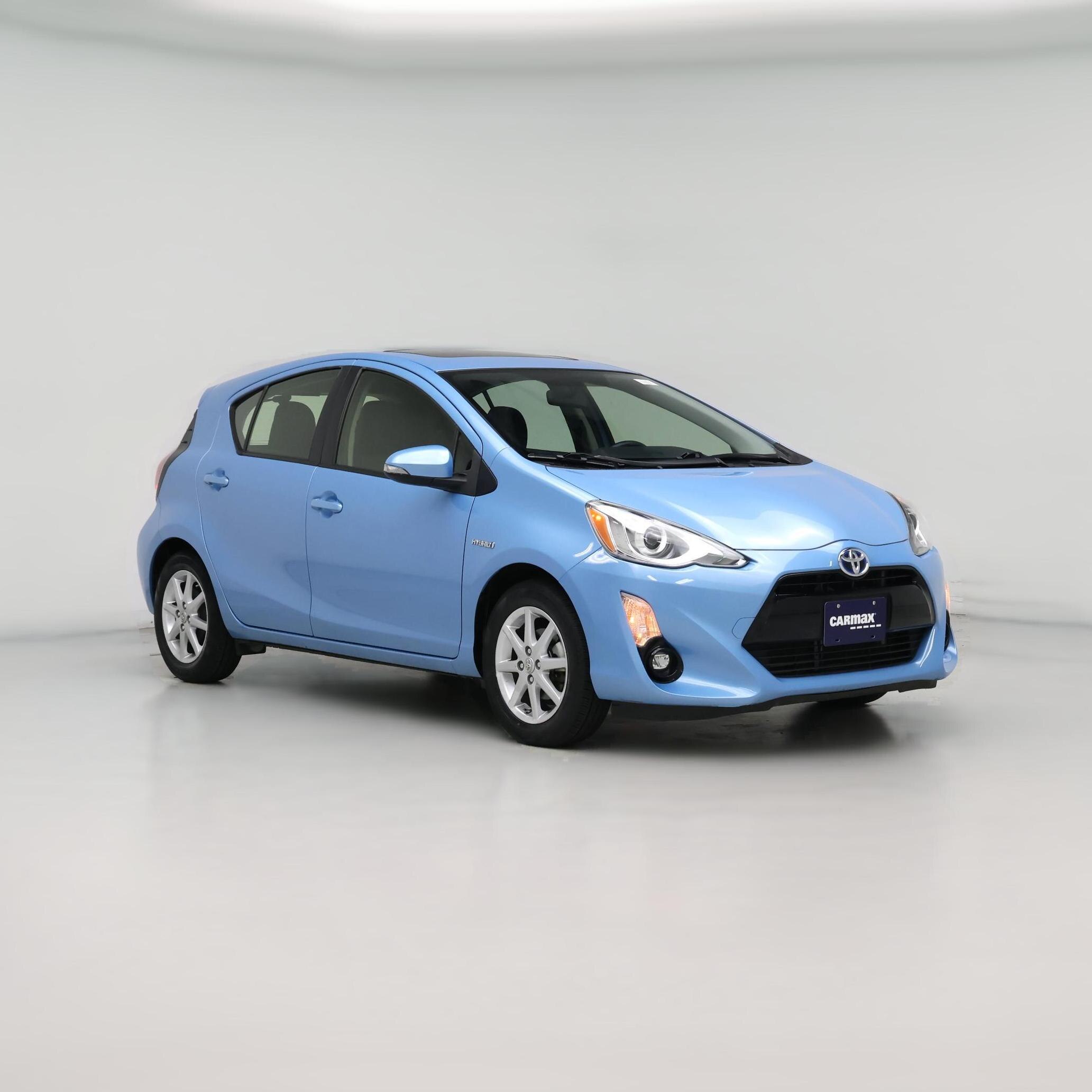 Thumbnail: 2015 Toyota Prius c - 1