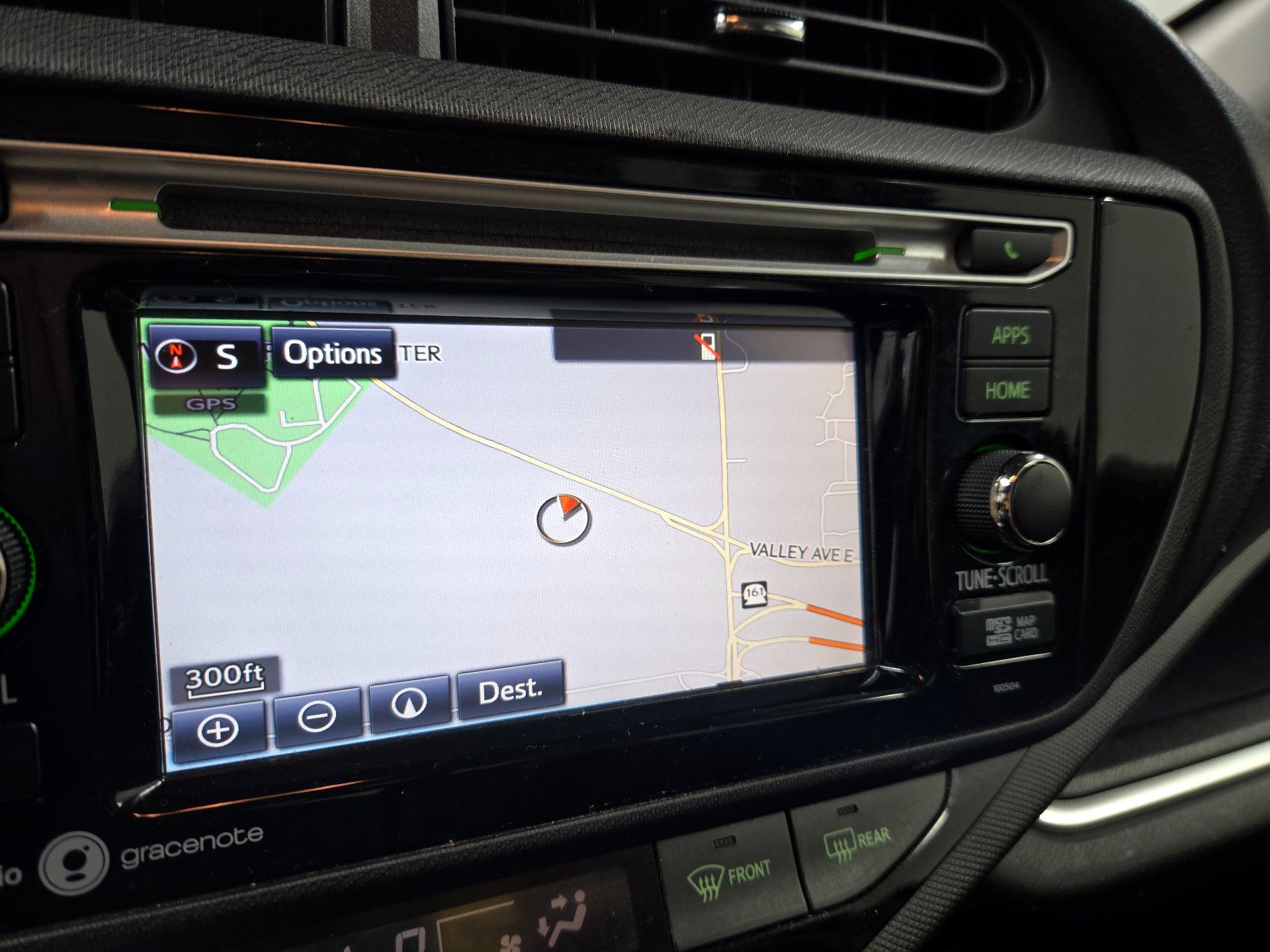 Thumbnail: 2015 Toyota Prius c - 14